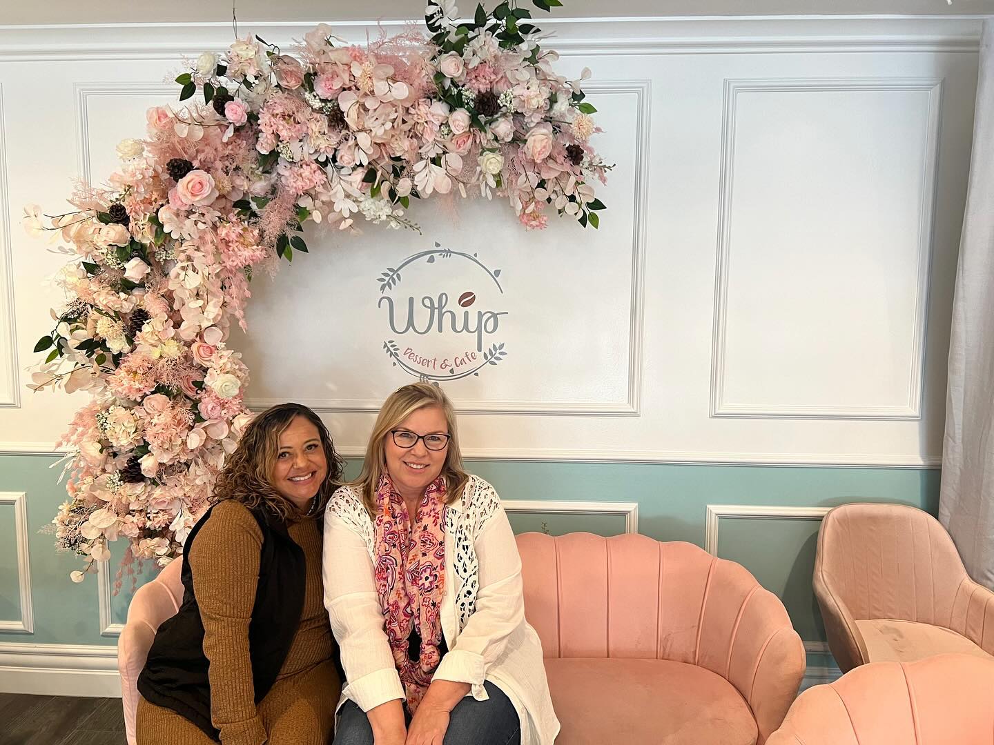 Coffee and friendship = magical. ❤️☕️🌺