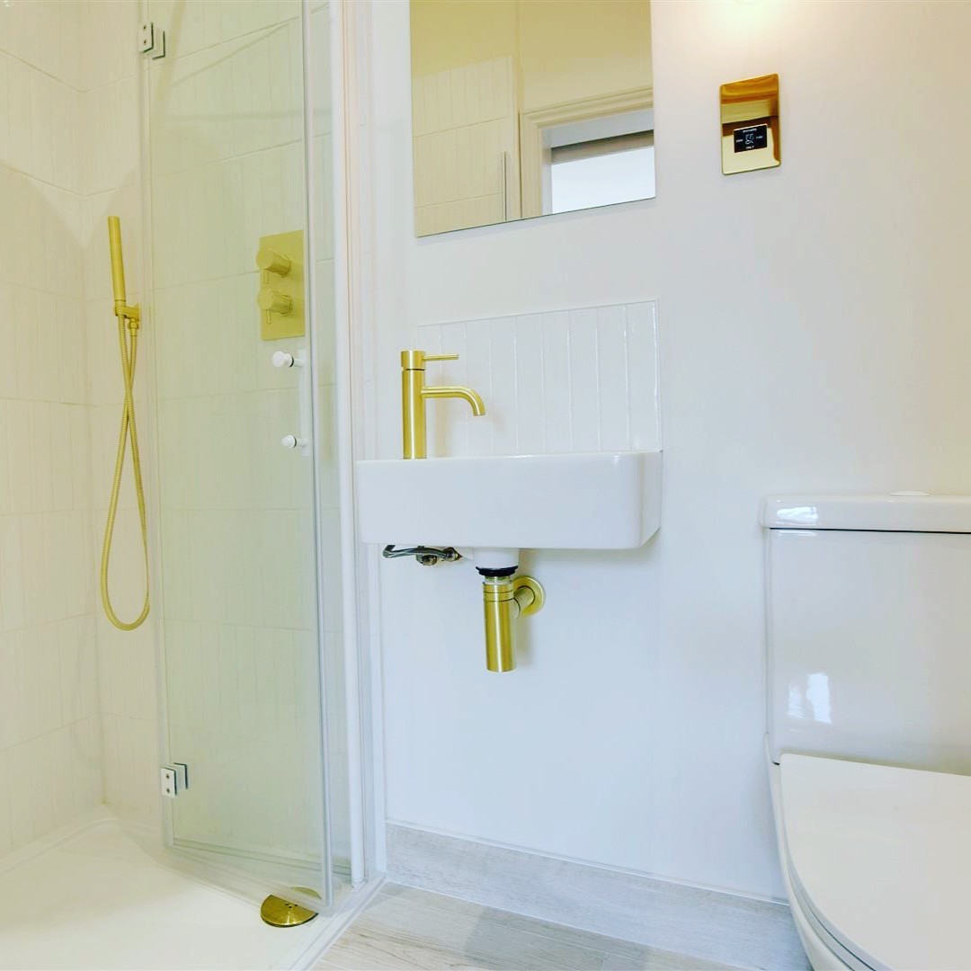 Eye catching brassware & luxury details
#stleonardsonsea
#stleonards
#hastingsproperty
#stleonardsproperty
#propertyinvesting
#propertyrenovation #propertydevelopment
#bathroomdesign
#bathroomlighting
#bathroomstyling