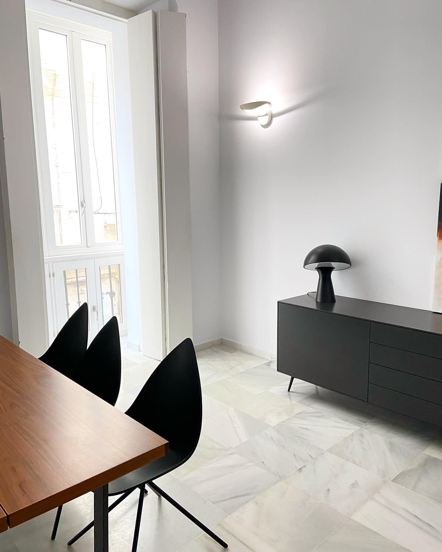 Proper marble conservation should start on the early stages of a completed project. Do you agree?👇
.
Visit our blog and see how important is this detail for your marble, natural stone or porcelain.
.
.
.
.
.
#TERSOMR #Architecture #InteriorDesign #TileInstallers #Marble #Stone #LuxuryBathrooms #Homeowners #Contractor
#LuxuryHomes #Luxurynyc #NYC #Architect #Tile #MarbleNYC #spainarchitecture #nycarchitecture