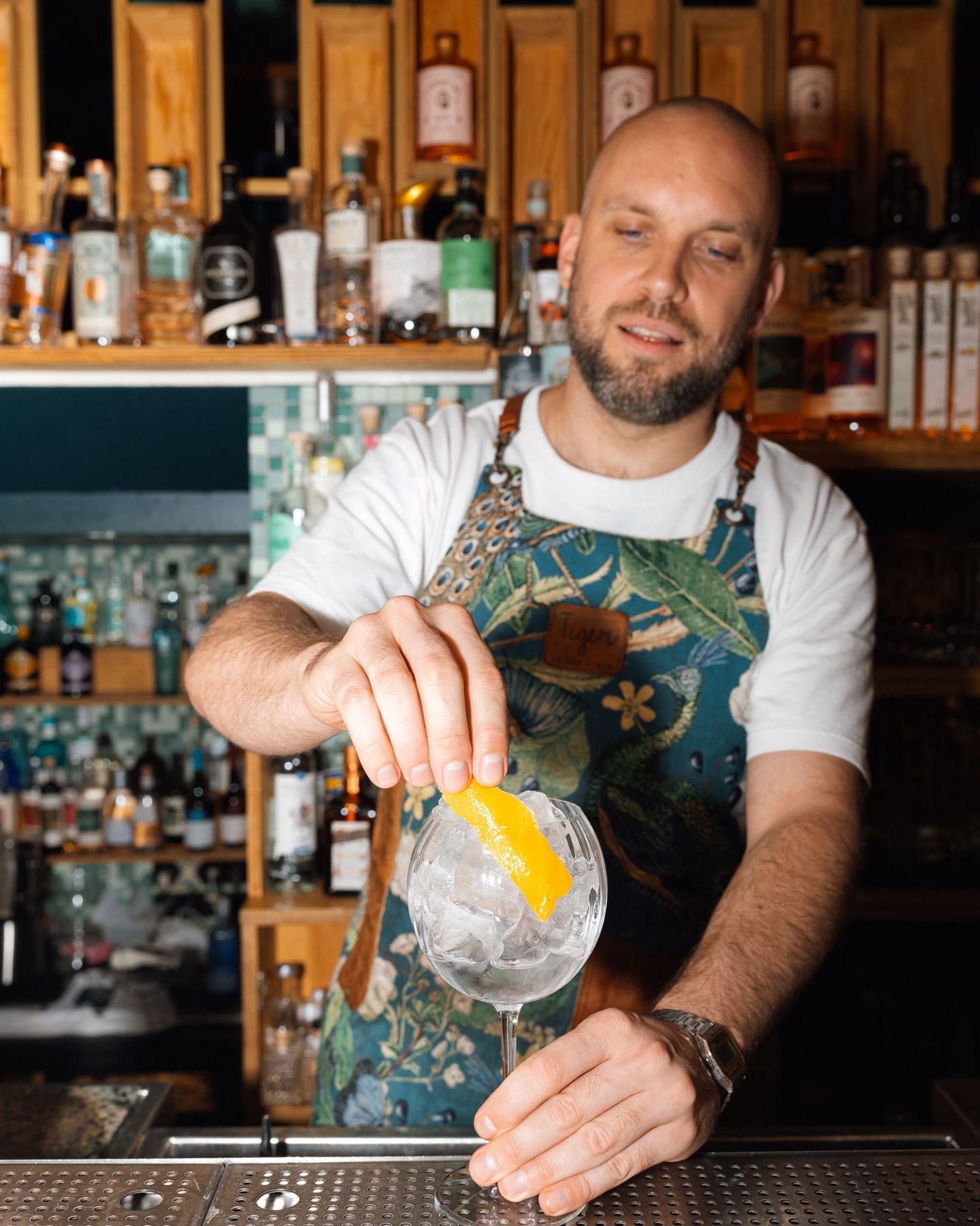 Gin tonic du lundi au samedi, de 17h30 à 2h 🍸
📸 @desprezmarie.studio