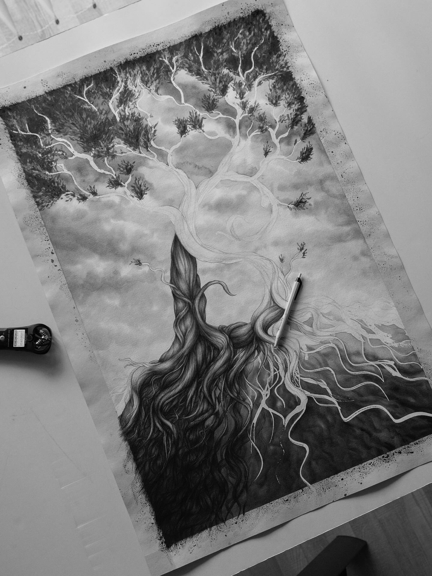 I’ve started working on a new artwork: “The Great Tree” -
There’s something magical about trees.
From a seed of truth grows the great tree of freedom.
Can you spot the Bitcoin “B” hidden in the tree?
#Bitcoin #BitcoinArt #BitcoinArtwork #BitcoinArtist #treeart