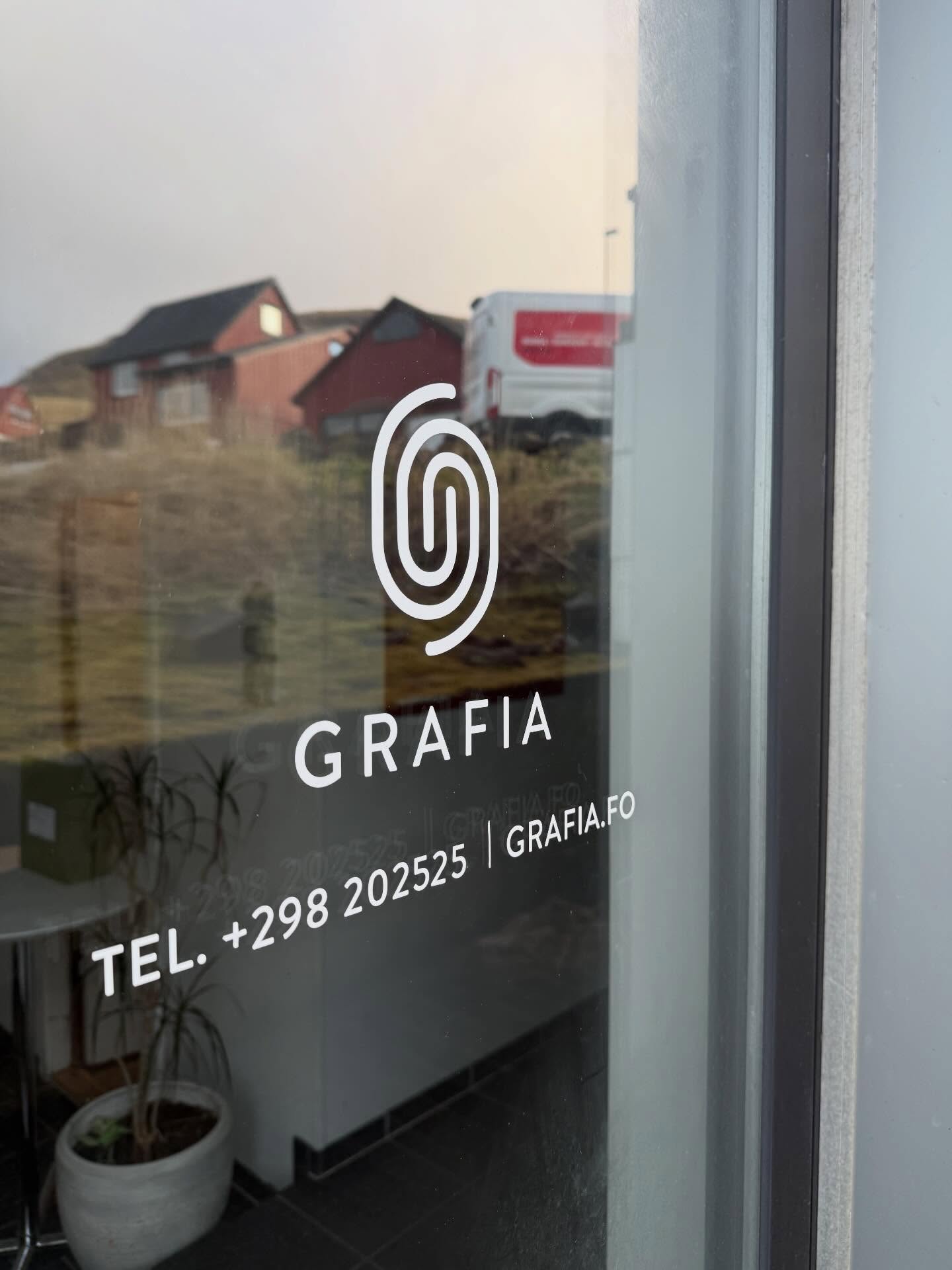 Enn ein vika farin afturum, og hví ikki fara í vikuskifti við at sjónliggera okkum við nýggjari foliu 🫶🙌
Vilt tú eisini síggjast? So “síggjast” vit á Grafia 😊
- gott vikuskifti