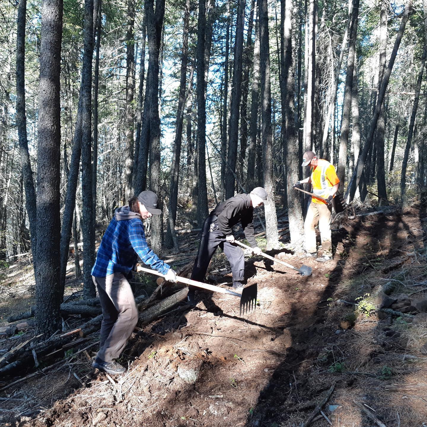 Getting out on the trails for a work bee this weekend. Good crew of #yetioutdoorprogram students and alumni. Thanks to Mr. Marzke for the help and the photos. #yetination