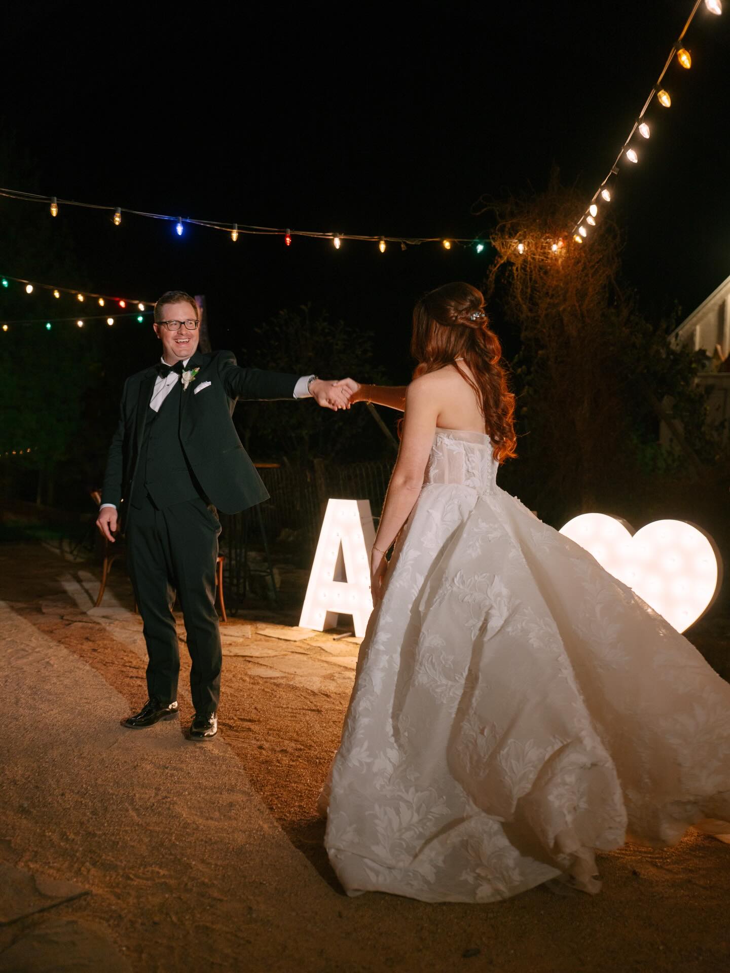 Adam & Lauren’s First Dance✨
-
@wildhillflowers
@wed.kansascity
@_waldron_
@hellolovelykc
@brancatoscatering
@thebarnatriverbend
@bridalpathweddingsandevents
@katies.kennel
@_malibooth
@alphalitkc
-
#weddingday #firstdance #weddingdj #weddingdance