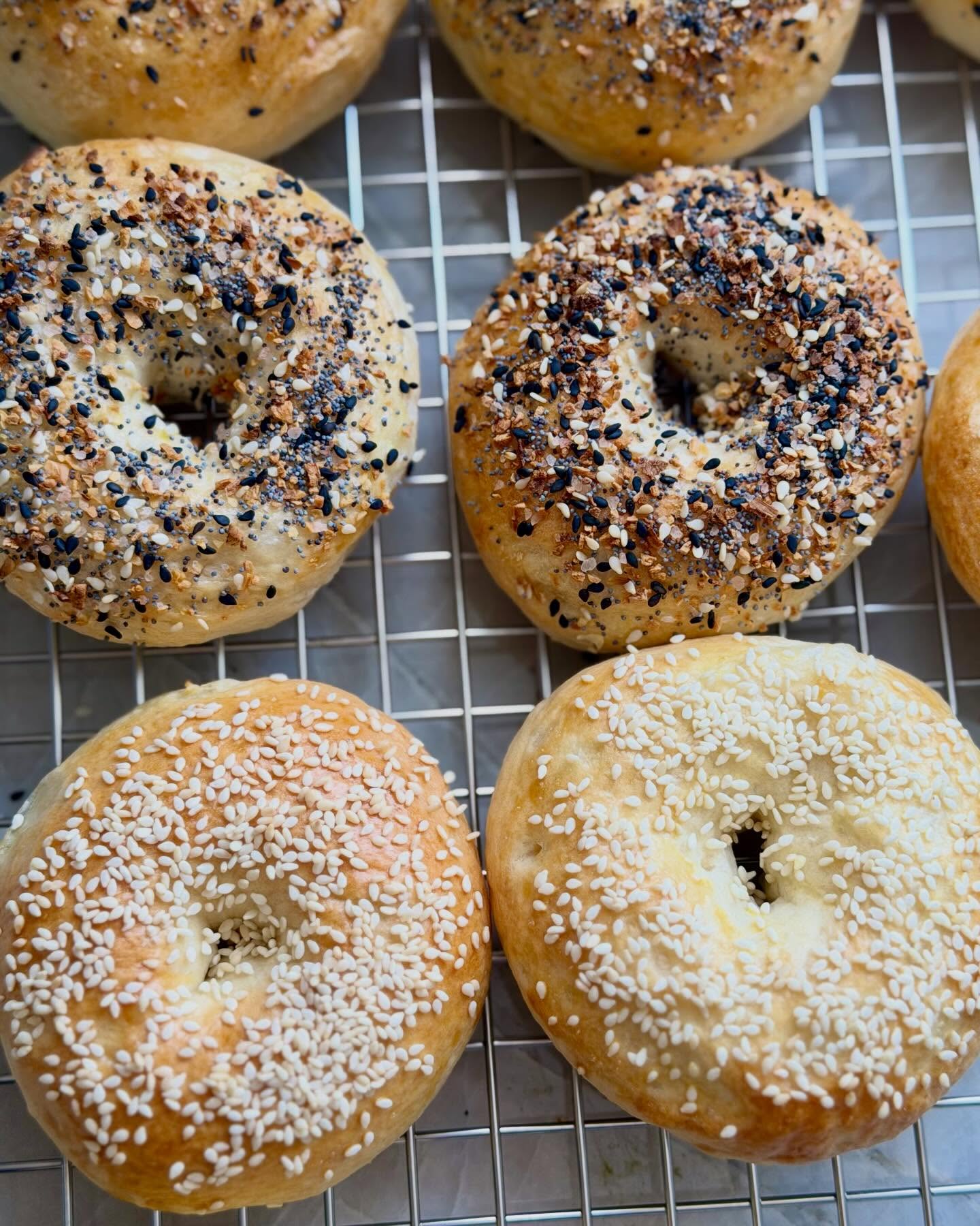Private chef plates No. 7: Sesame + Everything bagels
Yes, there are good store-bought bagels. But making them from scratch means I know what’s going in, and giving my client that just-baked moment.
#privatechef #cheflife #bagels #everythingbagel #fromscratch