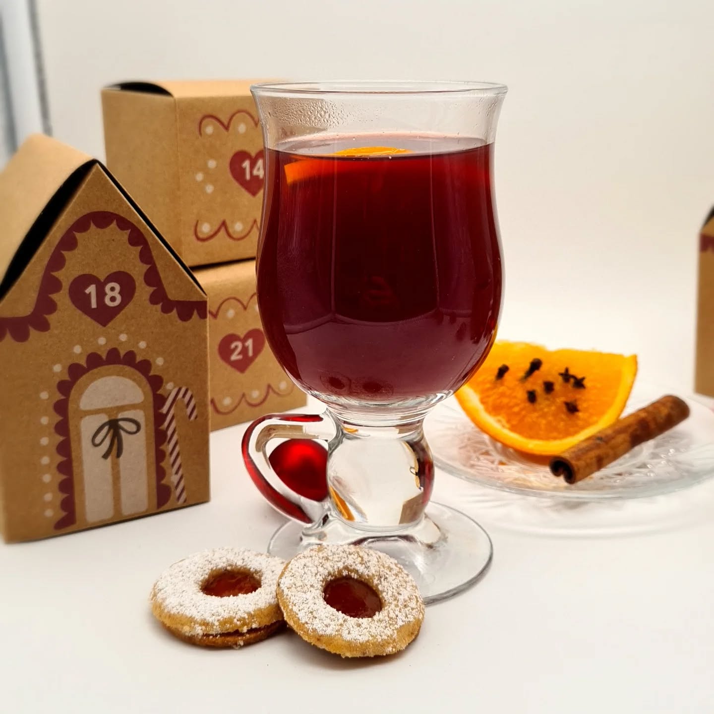 Die Vorfreude ist doch die schönste Freude!
Ab heute gibt's hausgemachten Orangenpunsch und dazu feinstes Teegebäck.
#konditorei_grellinger #hausgemacht #konditorhandwerk #teegebäck #itstime #christmasseason #gmundenamtraunsee #seenswert #traunsee #salzkammergut #advent