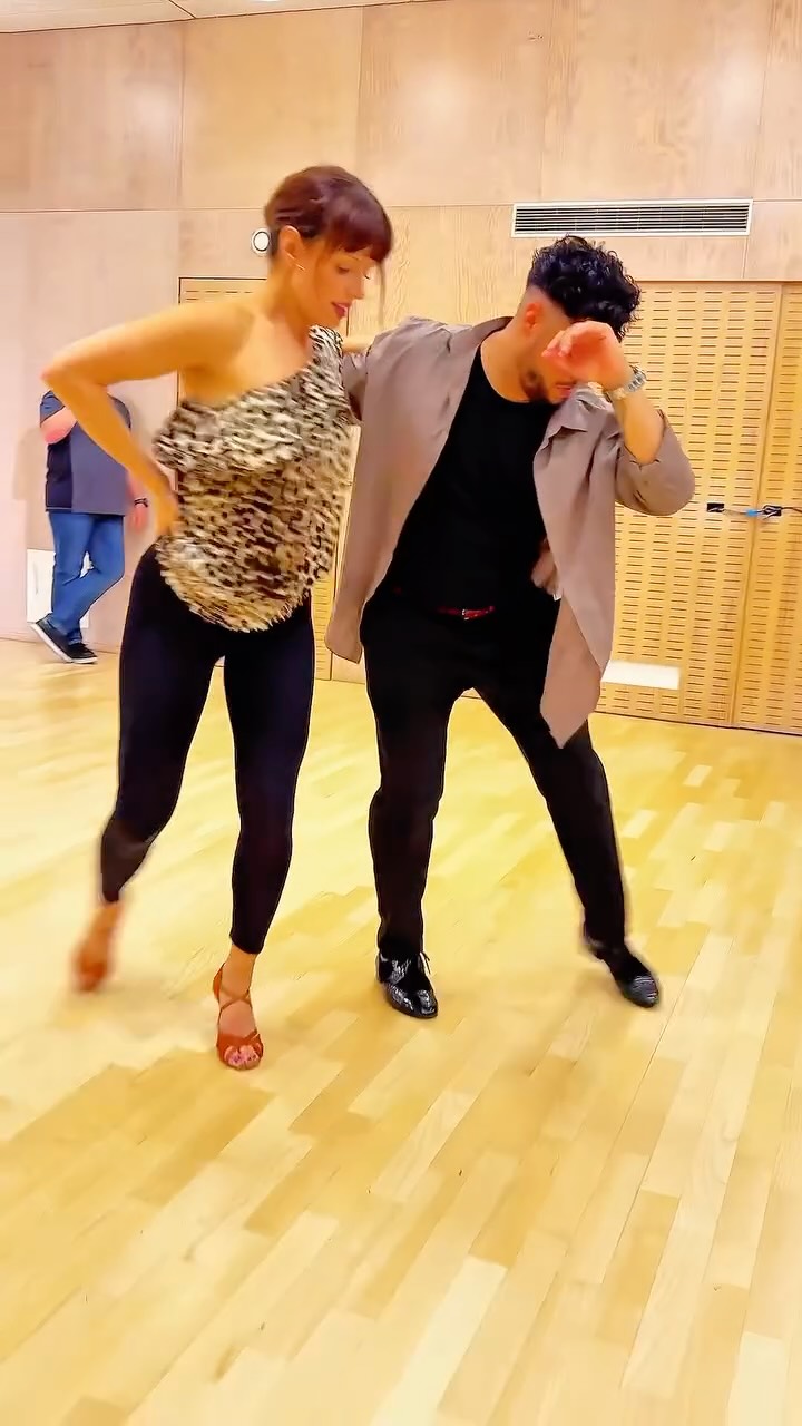 Everyone is welcome to our Level 3 Salsa class
We are going to teach you how to dance in a relaxed way and with a lot of joy, Cuban style and energy.