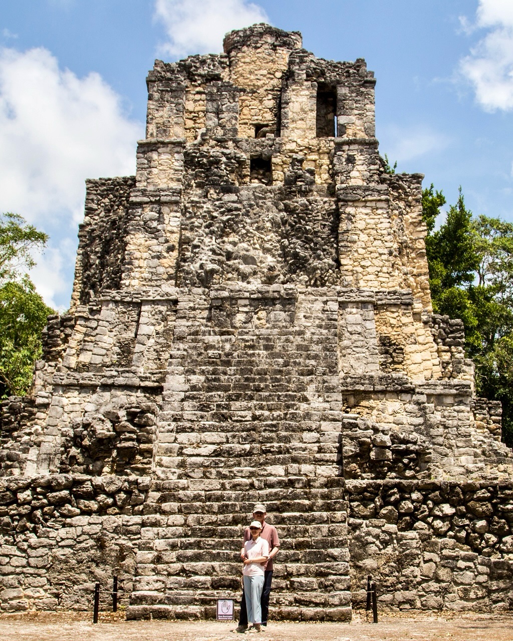 Muyil is one of the oldest and most unique Mayan sites in the region 🌿✨
Real facts you might not know:
• It dates back to around 350 BC, making it older than Tulum
• It was an important trading route connected to the Caribbean through lagoons and canals
• It sits right next to the Sian Ka’an Biosphere Reserve, a UNESCO protected area
• You can float through ancient Mayan canals surrounded by pure jungle nature 💦
Less crowded, more peaceful, and full of history. Muyil is a hidden gem worth exploring 💚