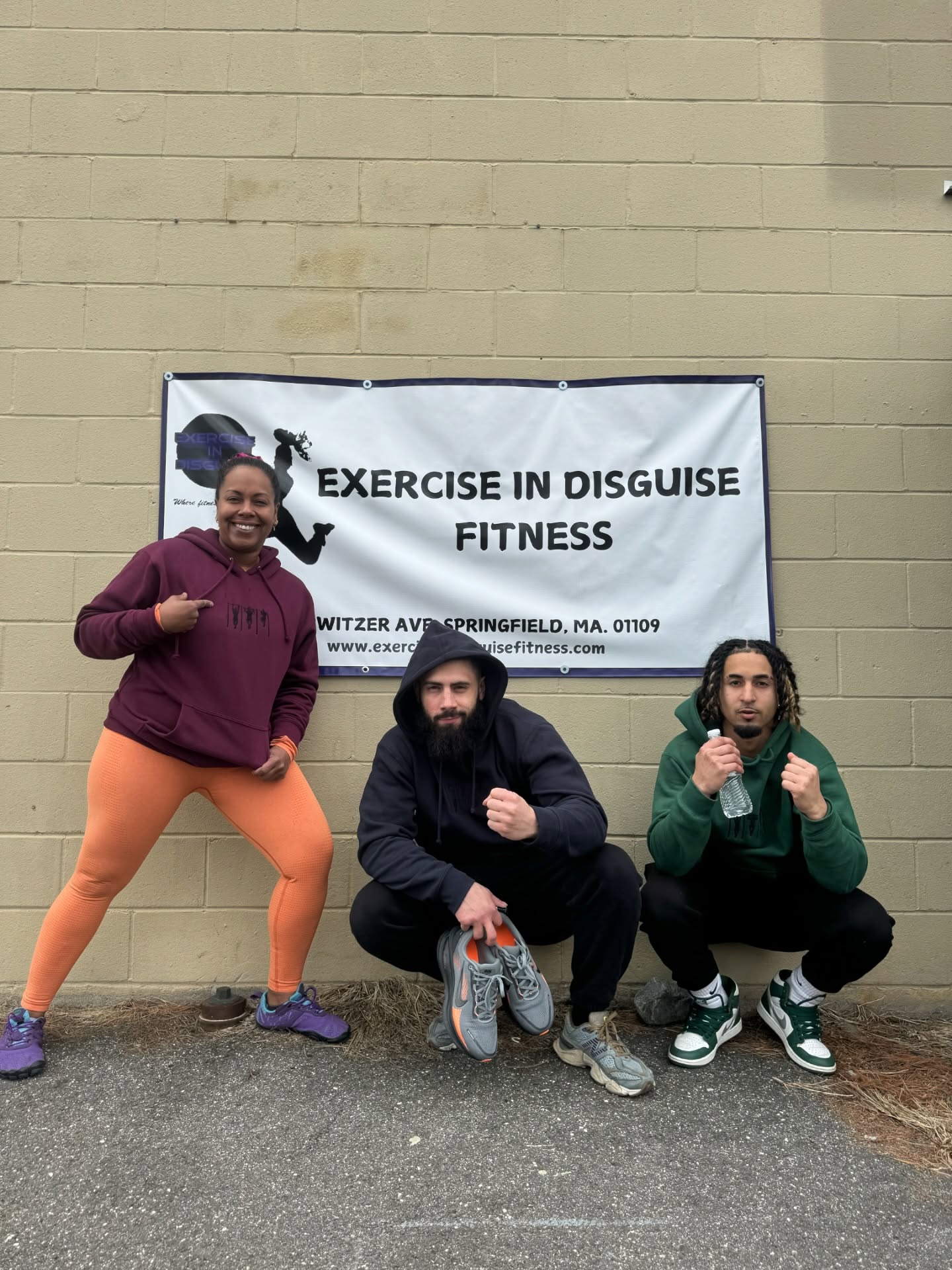 Local supporting Local!💪🏾💪🏾💪🏾
Shout out to @jefehealthy, Owner & Operator of @cleanformapparel of Worcester for coming through for today’s Open Flex session. Owner @communication_maven_jade rocking the official hoodie! Get yours today!!!💪🏾🔥