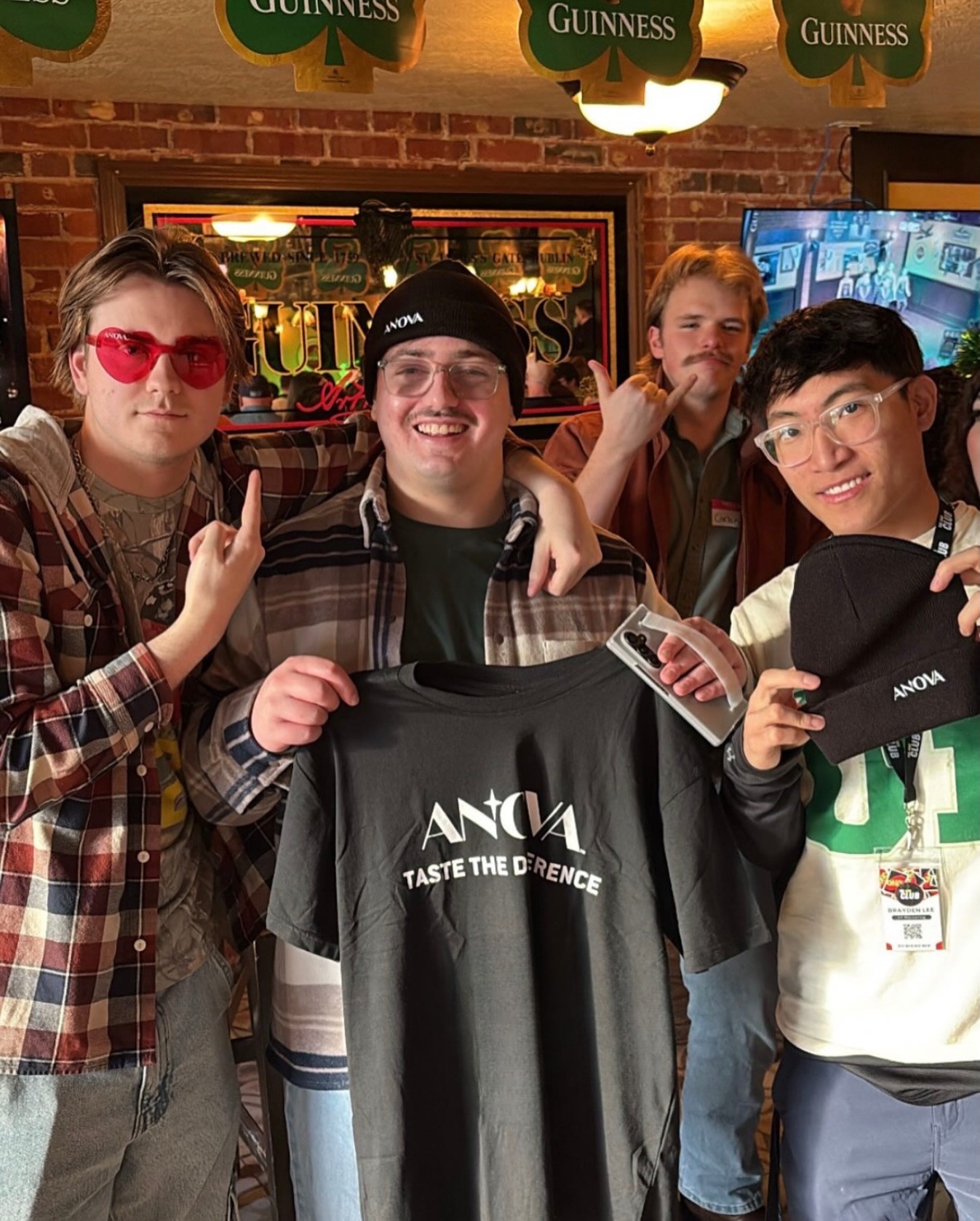 UNO rule #1:
If you donât slam the card on the tableâŚ
did you even play? @theunoclub_mu