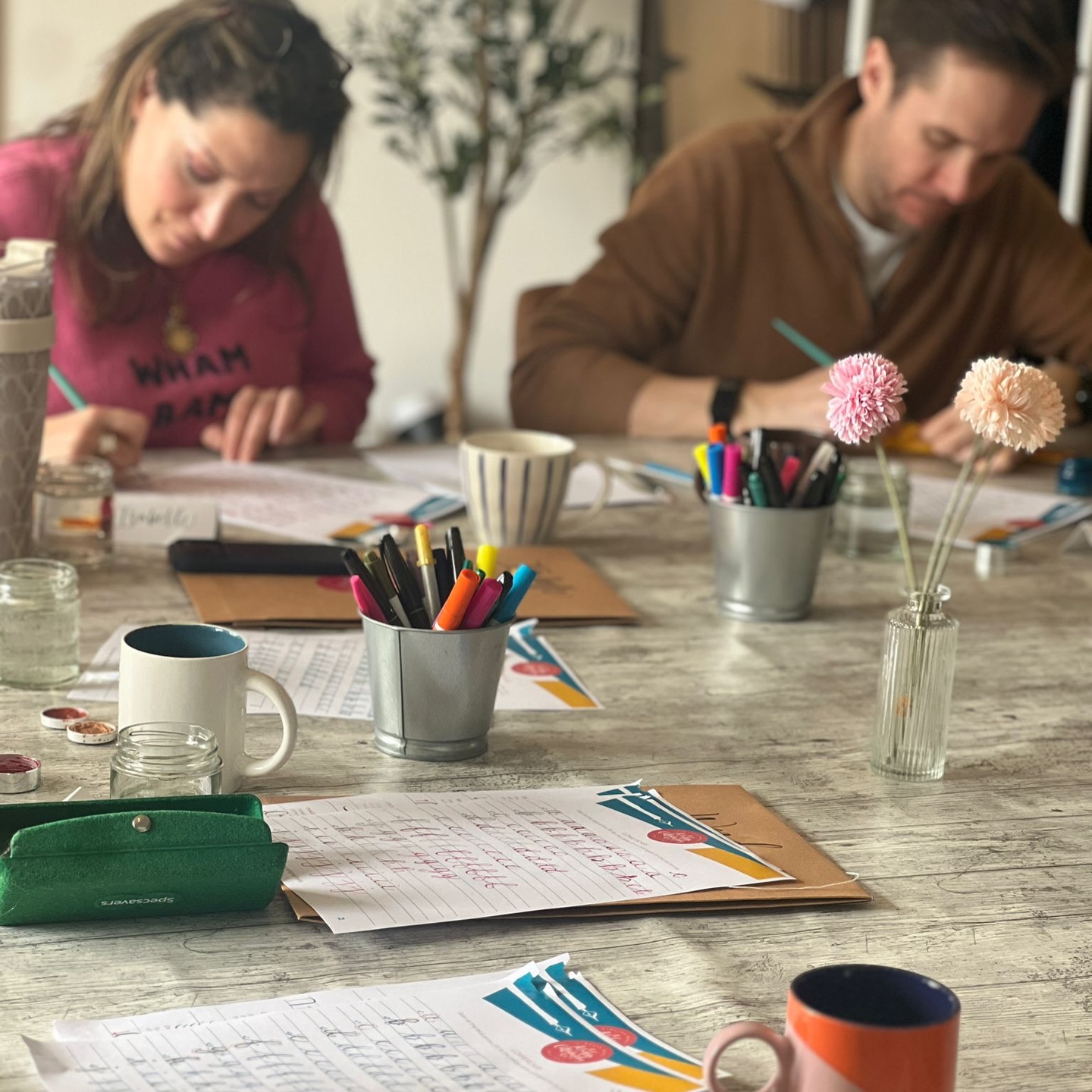 Our Calligraphy Taster Day is in full swing and the room is buzzing with ink, concentration and creativity. This morning we explored the beautiful discipline of pointed nib calligraphy, learning how pressure and release create those elegant thick and thin strokes.
We’re just about to pause for lunch, giving everyone a chance to stretch their hands and chat about their pieces so far… and then this afternoon we’ll switch things up and dive into the more expressive world of brush pen lettering.
It’s always fascinating to see how the two tools compare — the precision of the nib and the free-flowing energy of the brush.
More lettering, more experimenting and more creativity to come this afternoon ✍️🖌️
#calligraphyworkshops #creativeday #witterings