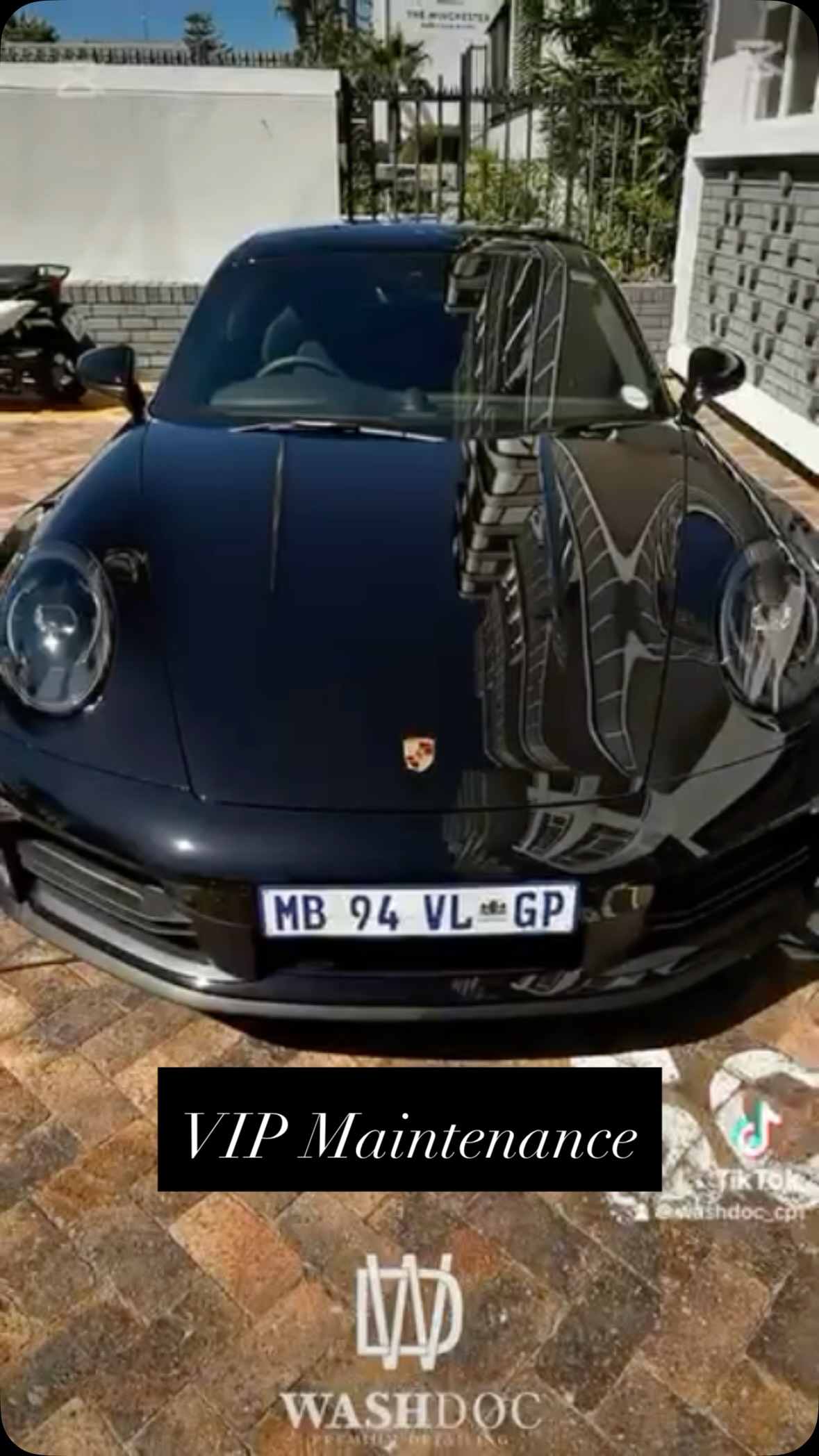 Fresh off the showroom floor and looking flawless. This brand new Porsche 911 got the clean it deserves.
#WASHDOC #Porsche911 #BrandNewBeauty #CleanAndClassic #DetailingExcellence #capcut