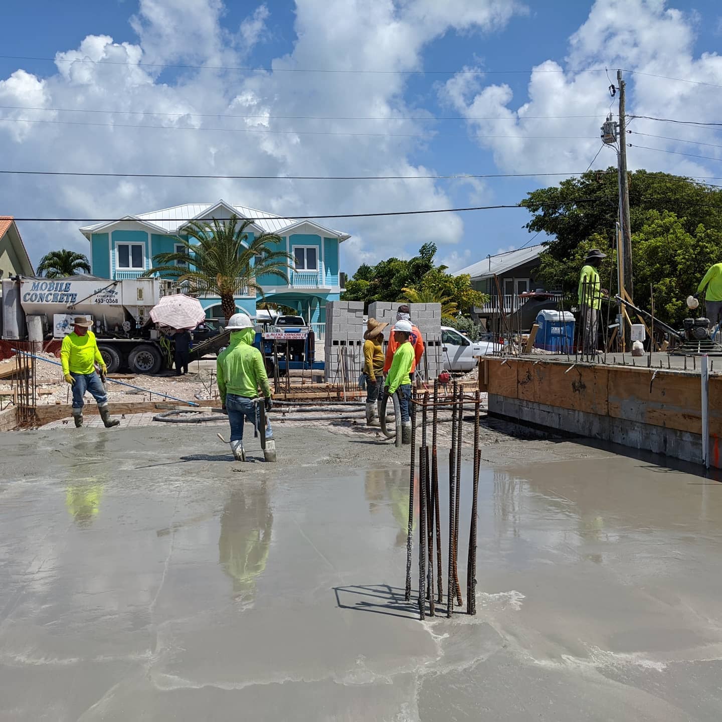 90 yard slab pour on what will be a beautiful home in the Florida Keys
#keysconstruction #contractorsofinsta #keyslife