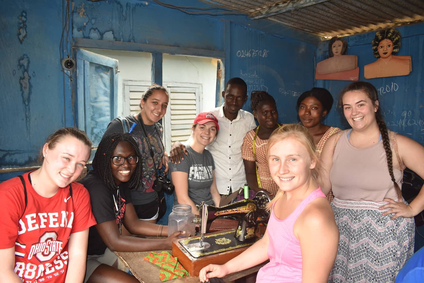 Dropping by the seamstress shop || Our seamstress program is one of the ongoing projects at TAF where we help support young Ghanaian women in their educational journeys. After receiving their degrees, they will go on to open their own seamstress shops in their communities, providing clothing services to local shoppers and travelers alike! 🧵🌸
#communitybuilding
#travel #ourworld
#TAFhighlights
#servicelearning
#tbt #SimplyTAF
#seamstresslife
#makersofinstagram
#AkumanyiFoundation