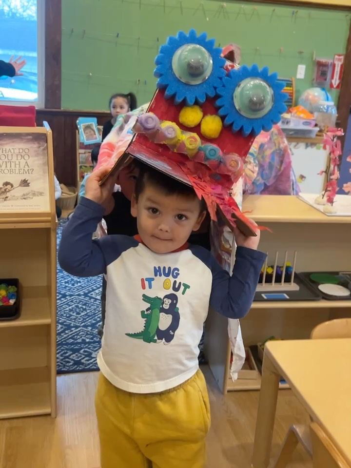 We had such a fun time celebrating Chinese New Year and the Year of the Horse! 🐴 🇨🇳
The parade ends with the Dragon Dance to symbolize good fortune. We made our own dragon using a cardboard box, paint, recycled materials, and a sheet!
GUNG HAY FAT CHOY! 🎉 🎇
#foxhillschooldanvers #fhsyellowschool #preschoolchinesenewyear #gunghayfatchoy #dragondance
