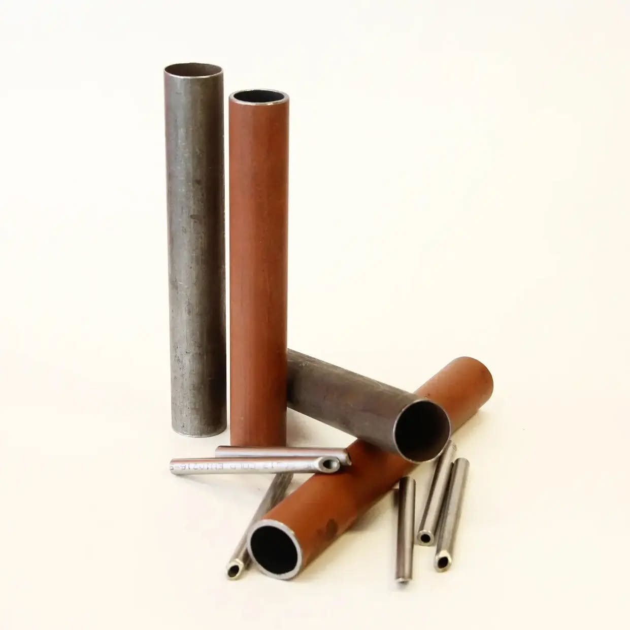 Material Bank Series- Metal Tubes
We have a range of different sizes of metal tubes in aluminum, iron, steel etc. in our Material Bank at Coehoornstraat 17. We use them to add weight in small projects, or to make sound with in the soundmachine project series!
Do reach out to us if you are looking for metals or other materials for your art/design/craft/education project or prototyping purposes and want to go a bit sustainable! We might be able to help you by providing the materials directly from the material bank, or by connecting you with our material providers directly.
More materials getting on board too!