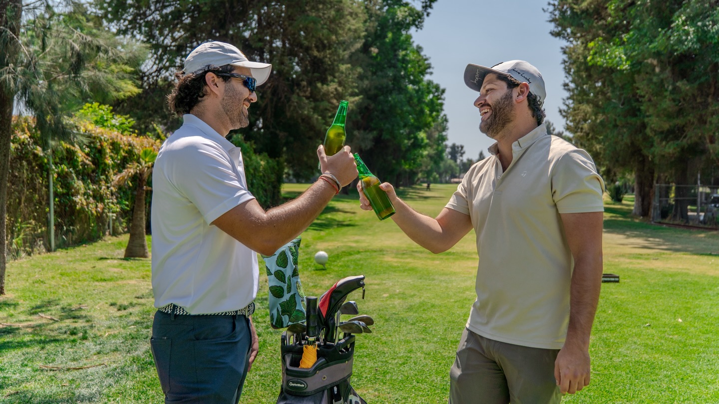 El golf no solo se juega… se disfruta.
Entre fairways, risas y buenos brindis. ⛳️🍻
#clubdegolf #lasfuentes #golf #golfaddict #golfclub