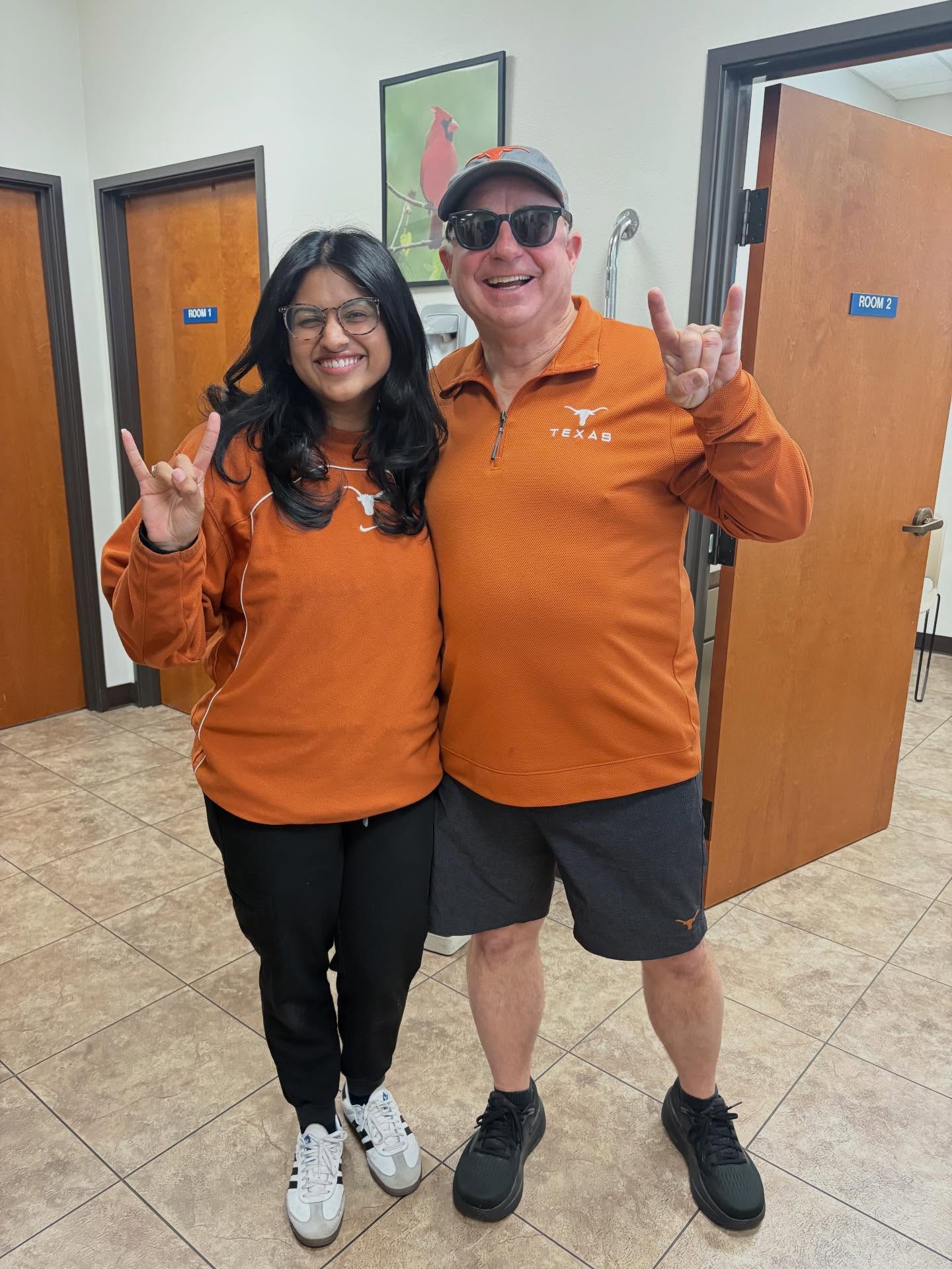 Outnumbered by Longhorns today in Lockhart!! 🤘🏻
#austinskin
#hookem