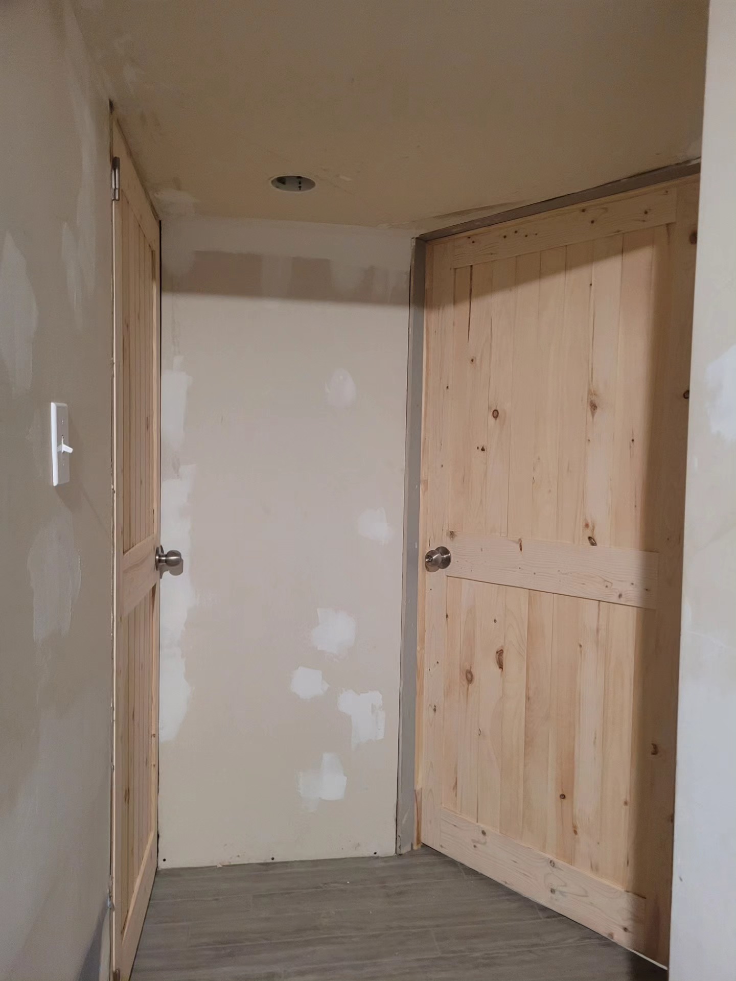 Solid pine doors made by Maximus Craftsmanship.
Customer was so happy with it she asked for 2 more.
Take a sneak peak into our joining process.