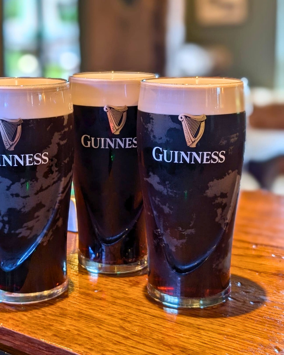 Pop down for a pint of the black stuff on 17th March and celebrate #stpatricksday with us. Expect good food, great company and proper craic!
To reserve a table with us, tap the link in our bio
#stpatrick #guinness #propercraic #theredlioneastbergholt #constablecountry #suffolkpub #localslocal