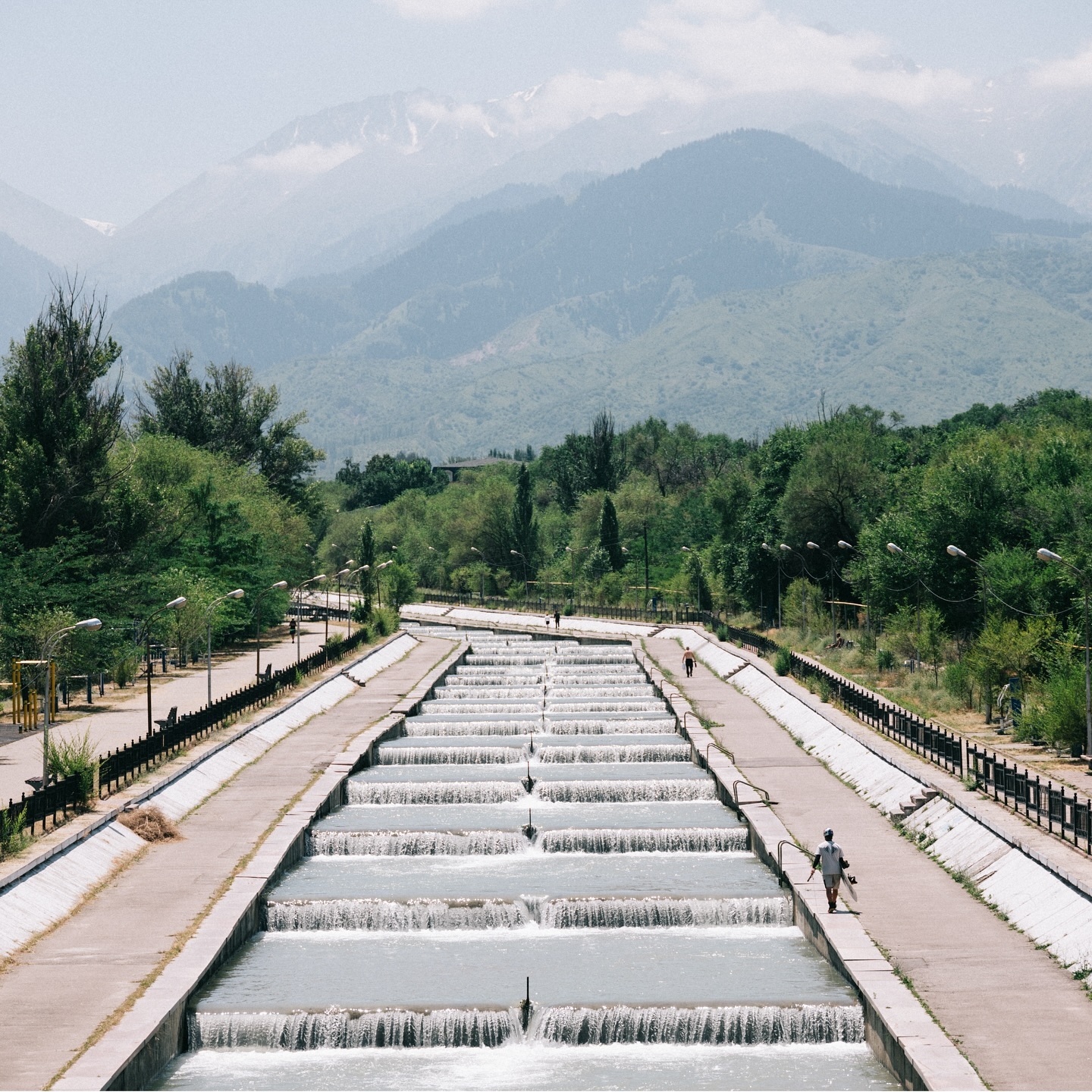 Sure you’ve all seen the clips of @felixgeorgii Kazakhstan trip 🫠 Well, there’s even more to come! A behind-the-scenes video will be dropping on his YouTube channel this Sunday 📺
Be sure to check it out!
Photos: @liamrundholz
#pulledbysculpture