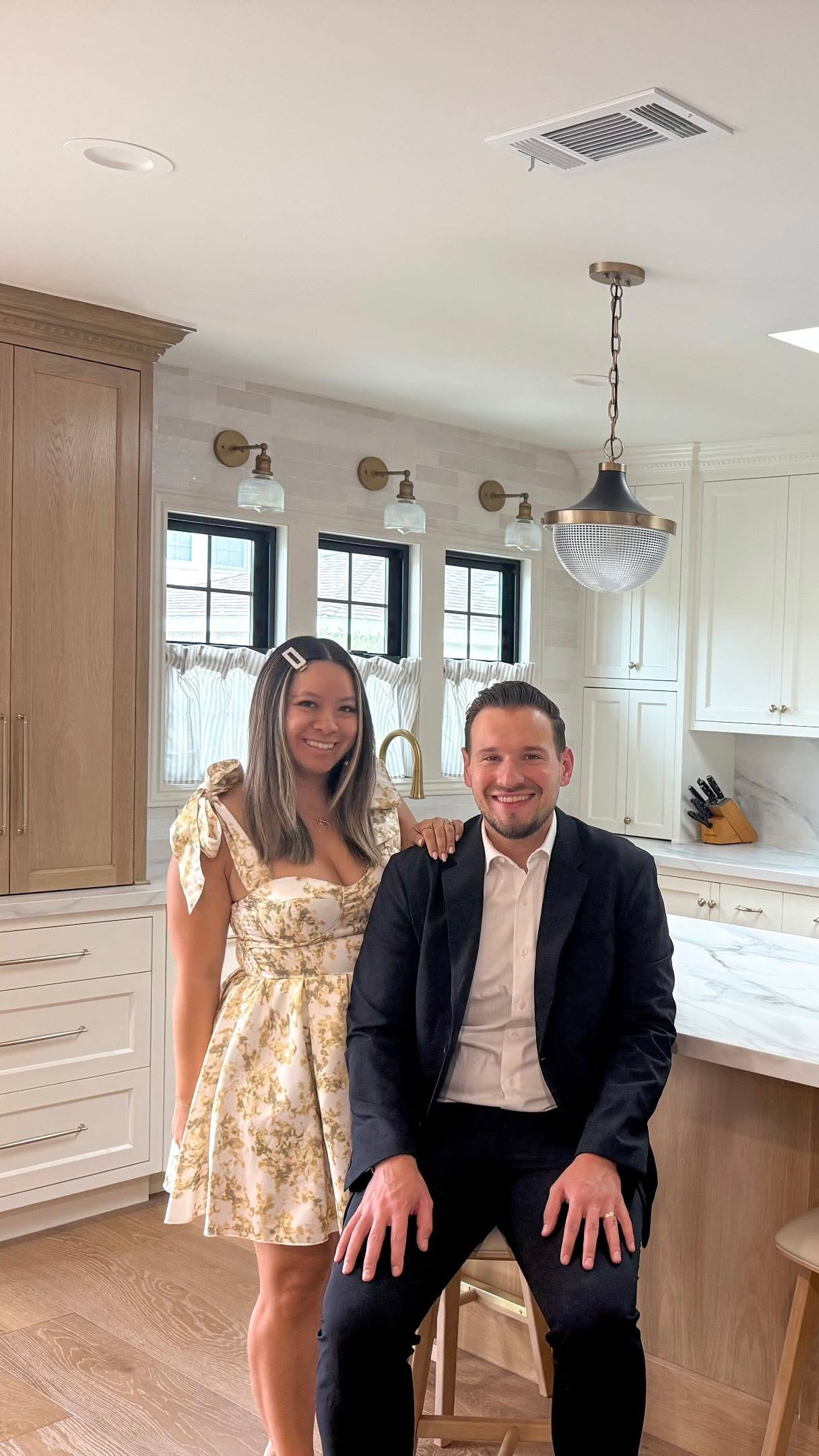 Turned our fixer upper into our forever home 🫶🏻 Also introducing @sociallysammihome because creating a home we love made me want to help others do the same 🏠 Follow and check out the link in my bio for the portfolio!