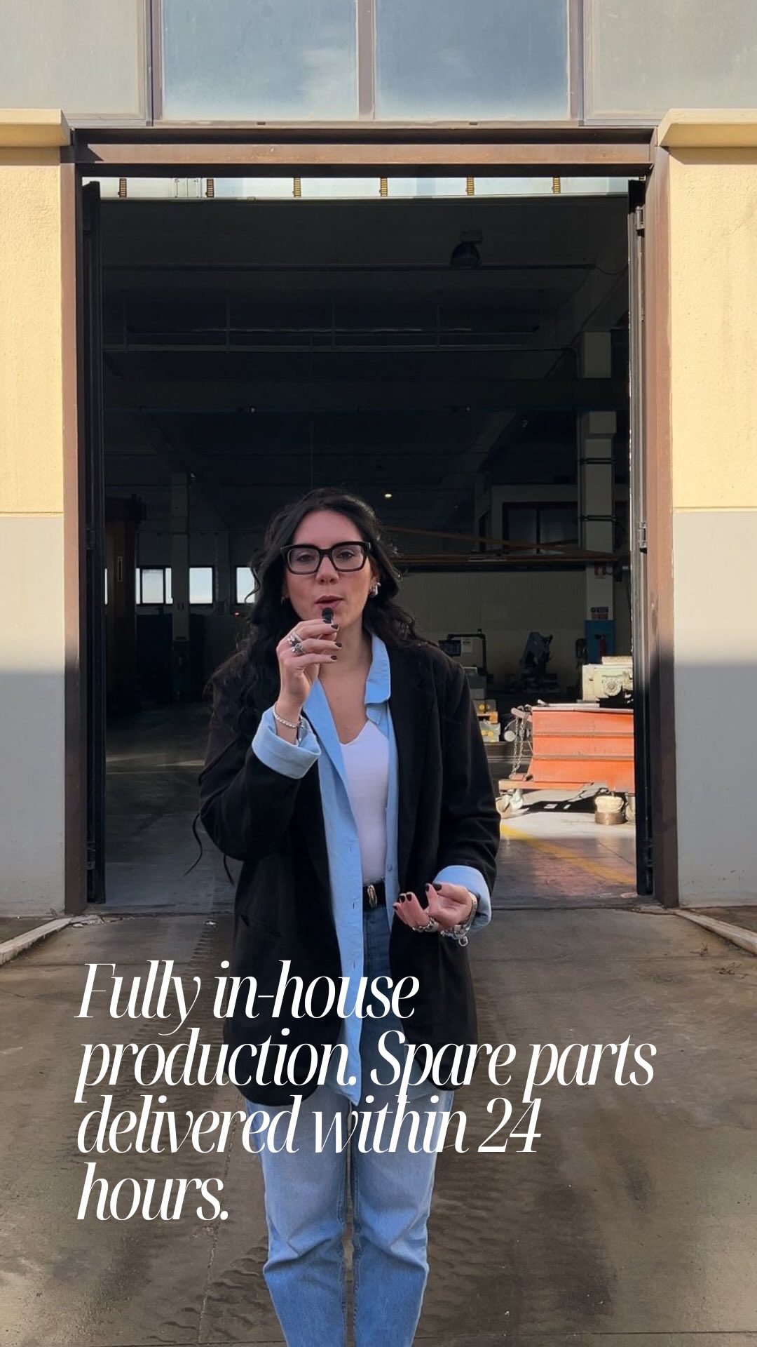 🇮🇹
Lo sapevi che tutte le componenti delle nostre attrezzature sono prodotte internamente?
Dalla lavorazione dei componenti fino alla disponibilità dei ricambi: avere tutta la produzione in-house ci permette di controllare ogni fase del processo e garantire qualità, efficienza e rapidità.
È proprio grazie a questo che riusciamo a garantire la consegna dei pezzi di ricambio entro 24 ore.
🇬🇧
Did you know that all the components of our equipment are produced in-house?
From component manufacturing to spare parts availability, keeping the entire production process in-house allows us to control every step and ensure quality, efficiency and speed.
That’s how we can guarantee spare parts delivery within 24 hours.
#Promove #InHouseProduction #HydraulicBreakers #DemolitionEquipment #SpareParts ConstructionEquipment