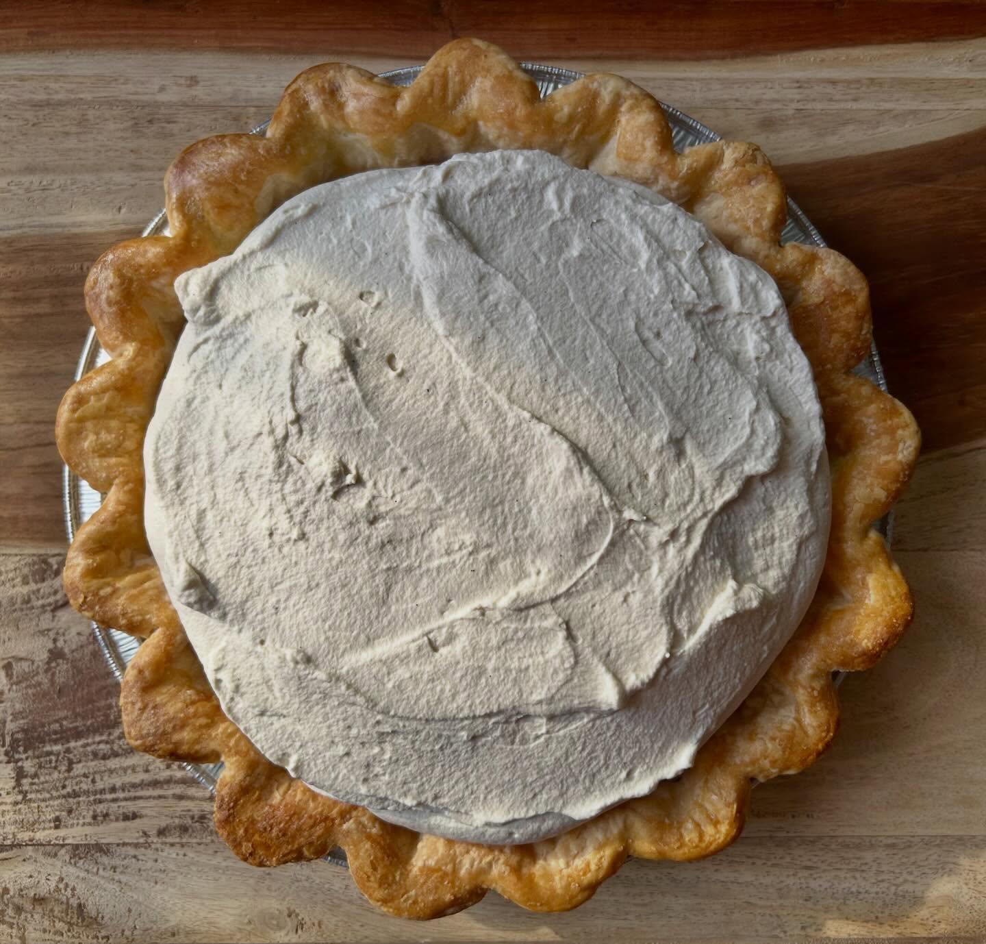 April menu is up on the website, www.ohiopies.com! A springy assortment of pies, hot cross buns, plus the cutest and most delicious cookies.
Orders are closed for the next couple weeks, but I will be back open in time for Easter 🌼 Next delivery @bexley_natural_market will be Friday 4/3.
🥧💕