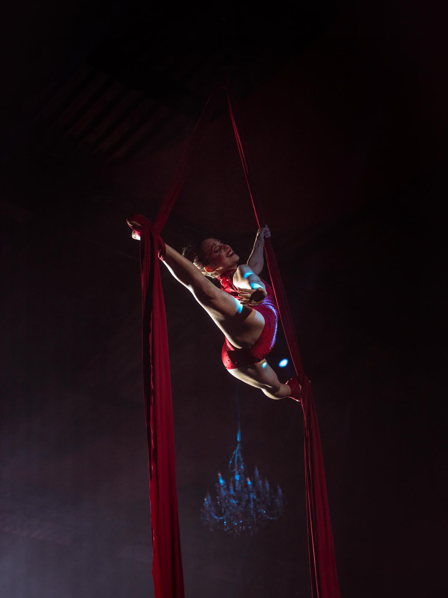 All eyes up ✨
#entertainment #event #aerialarts #aerialsilks