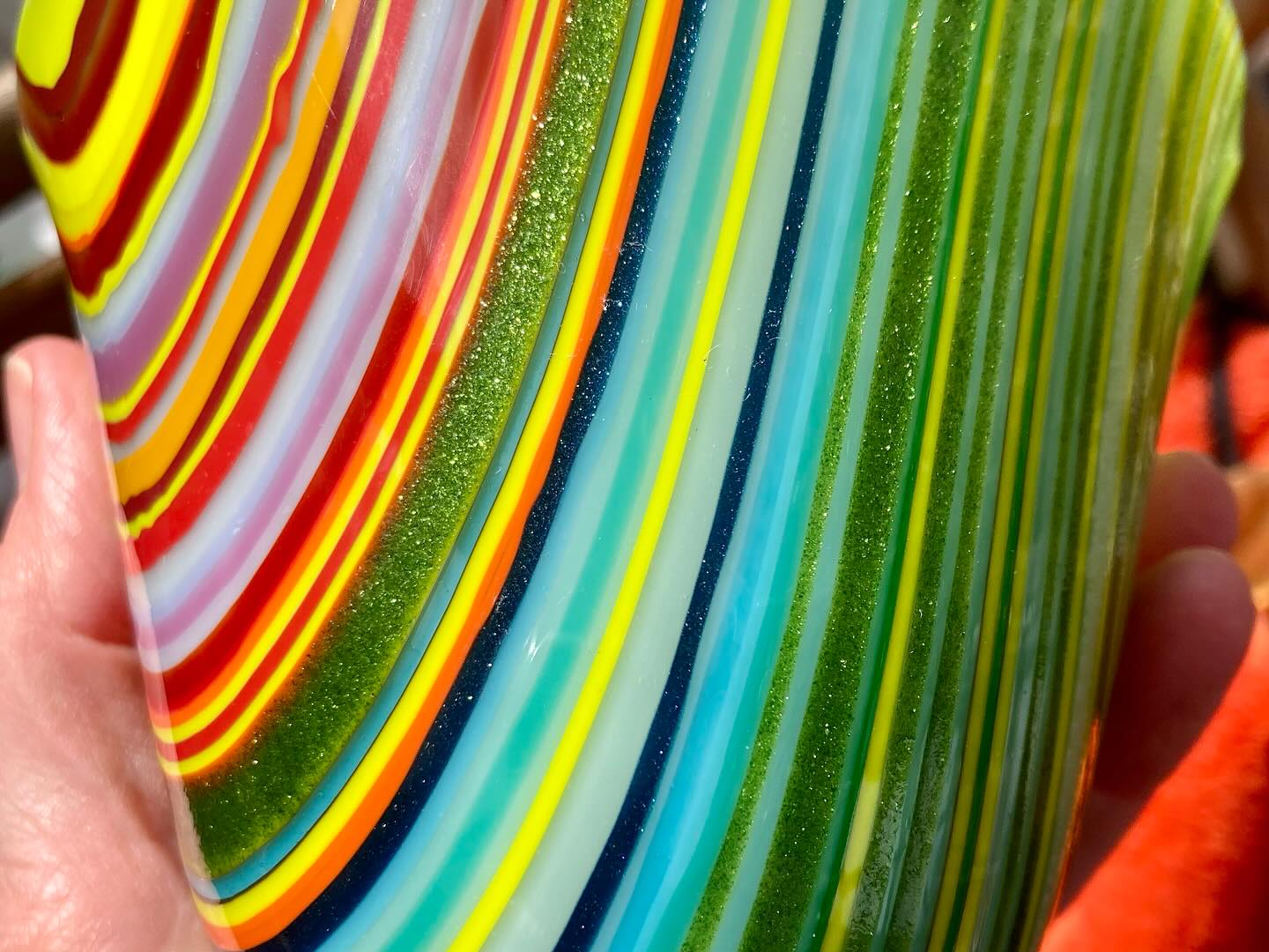 We need lots of colour in our lives just now and beautiful glass is just the tonic! Here’s just a few other pieces I’m packing up just now for the @handmadeayr market tomorrow, Sat 14 March. It’s free, it’s indoors, it’s showing amazing handmade products made right here in Ayrshire 💝 @whatsonayrshire @southayrshirecouncilculture @robertburnsnts @nationaltrustforscotland #leonastewartglass #handmadeayr #ayrshire #ayrmarket