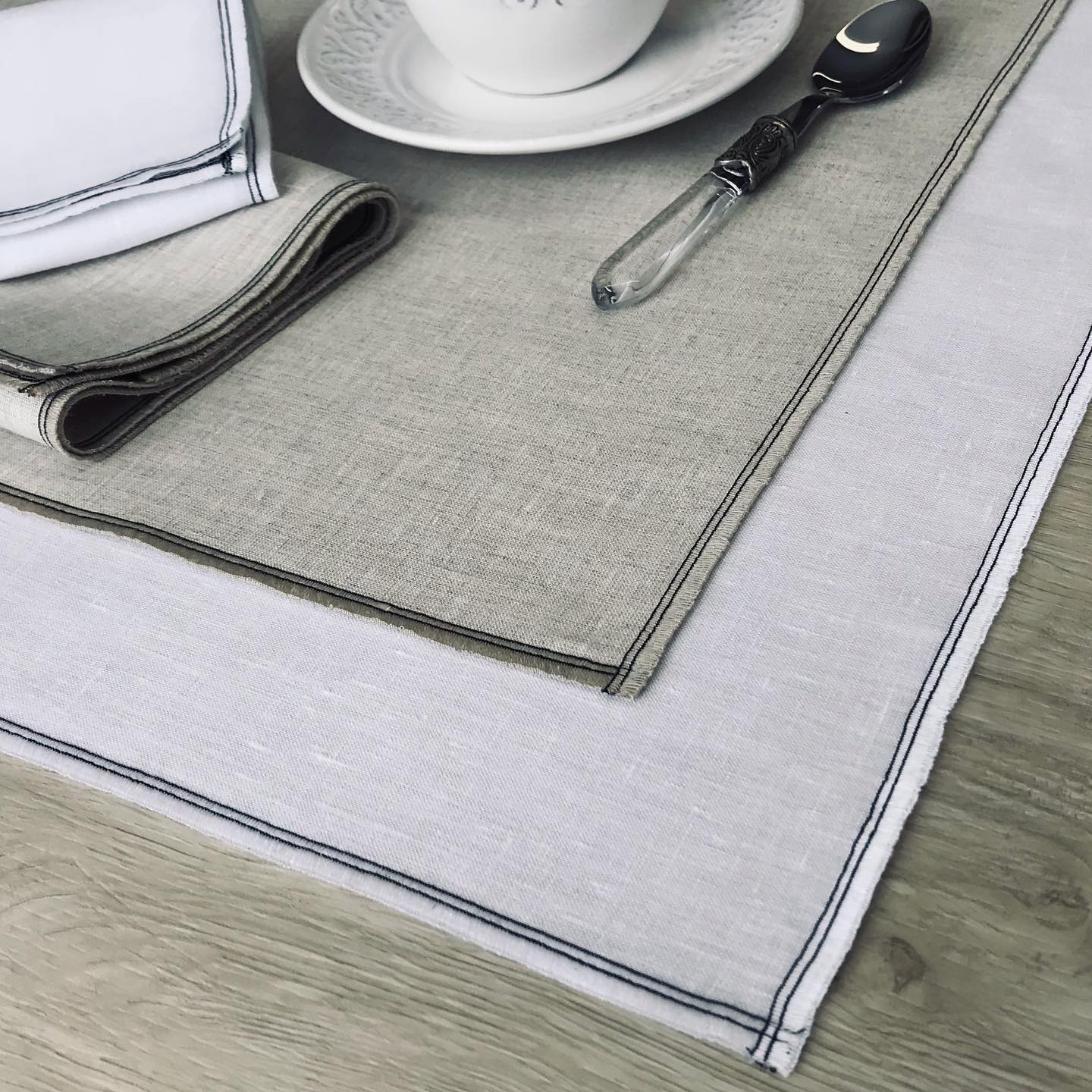 Nouvelle collection 100% lin / Linge de table Made in France « Provence »#Linen #guillaume.d.aix
#handmade #tablescape #tabledecoration #handmadeproducts #tabledecor #tablelinen #tabletop #linentabletop #tabledecor #tableware #tablescape #tablecloth #linentablecloth #runner #tablerunner #linenrunner #linentable #interiordesign #home #homedecoration #teatime