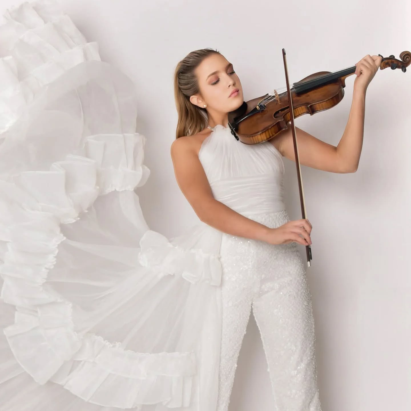 3 more days for you to enter the Miss/Mr. Starburst Online Photo Pageant for fees paid for the online National Pageant. Apply here
https://www.misstourismpageants.com/photo-contest-2027