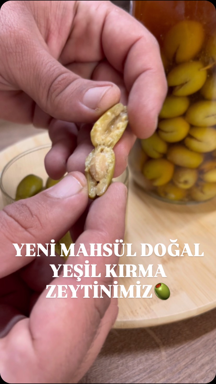 Dalından toplanan taptaze yeşil ve kırmızı zeytinlerimiz artık stoklarda! 🌿🫒
Ortadan ikiye ayırınca içindeki doğallık ve lezzet kendini hemen gösteriyor.
Katkısız, doğal ve özenle hazırlanan zeytinlerimizi kahvaltı sofralarınıza getirdik.
Taze mahsul zeytinlerimizi denemek için bize yazabilirsiniz.
Stoklar sınırlı, kaçırmayın!
.
.
.
.
.
.
.
.
.
.
.
.
.
.
.
.
.
#zeytin #sağlıklıyaşam #sağlıklıbeslenme #keşfetteyim #organic