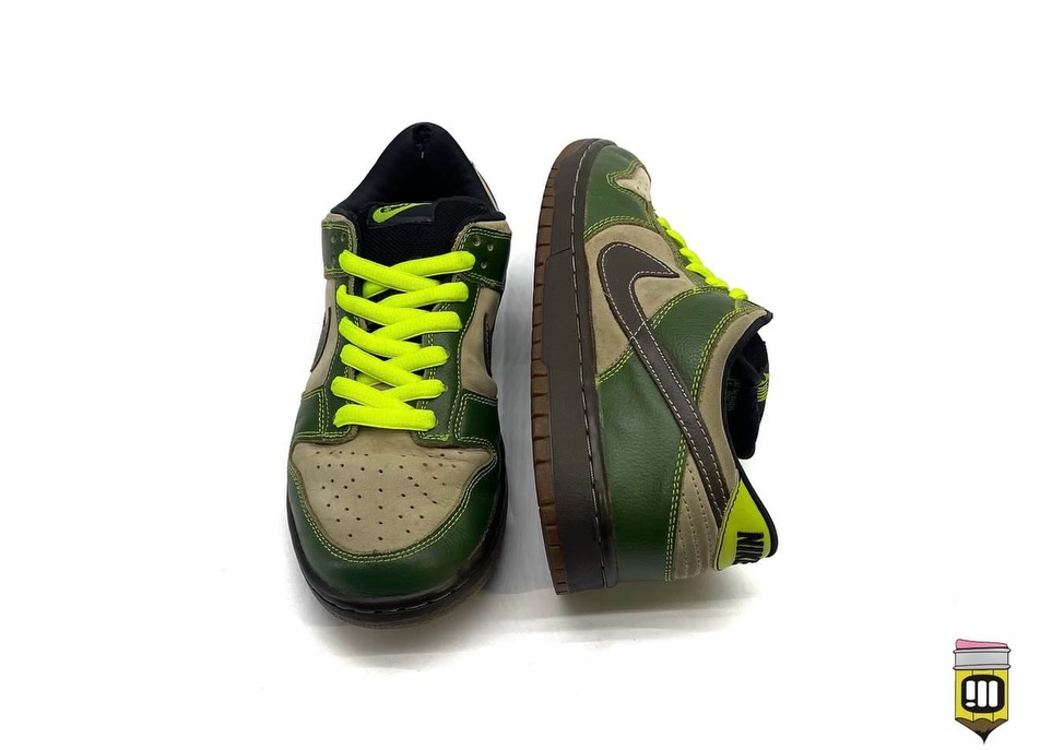 NIKE DUNK LOW PRO SB
“JEDIS”
KHAKI | BAROQUE BROWN-SAFARI
304292-222
Pre- Owned With OG Everything $745
#jedi #starwars #illery