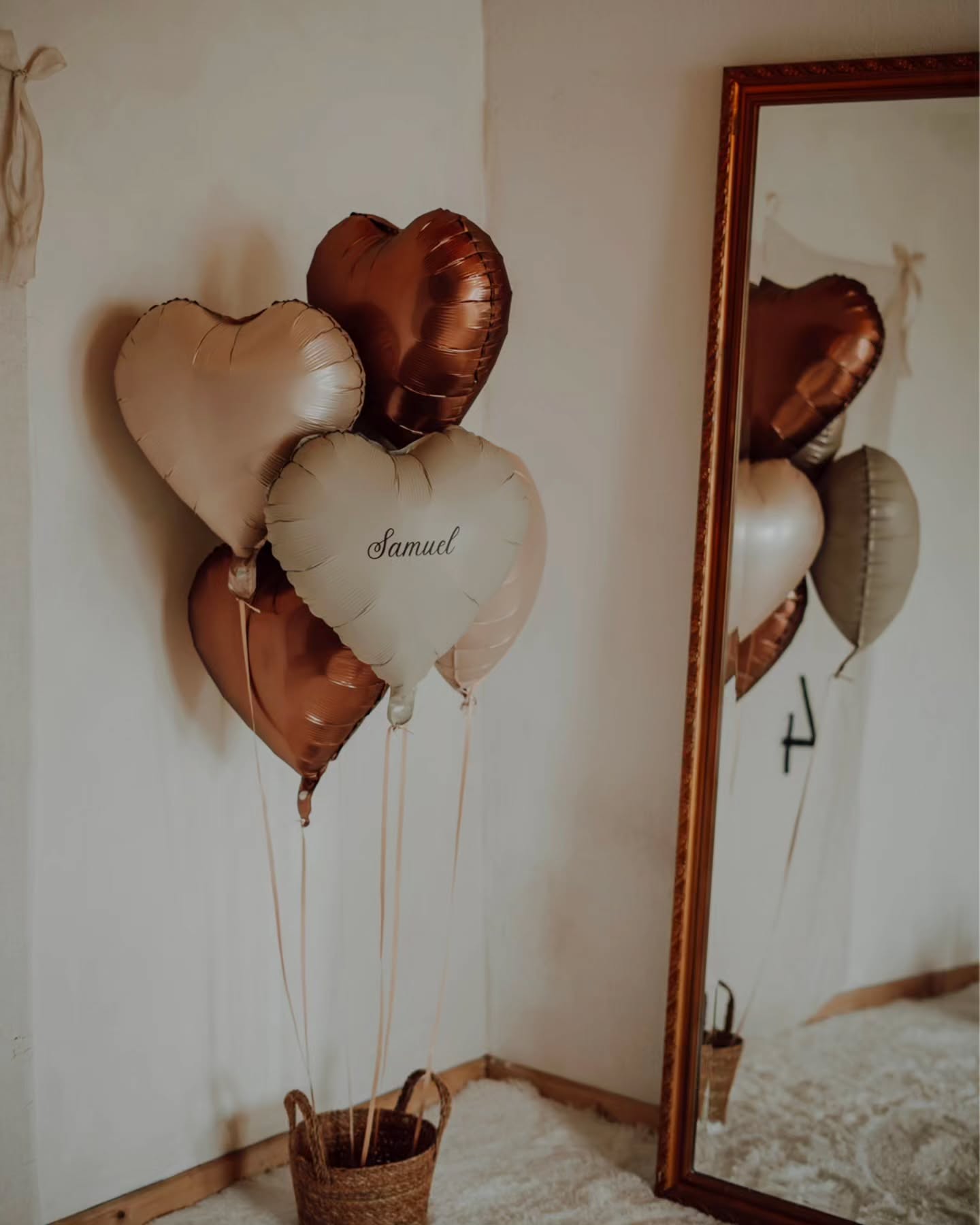 4 ans déjà… ✨
Des rires à n’en plus finir,
des yeux qui pétillent
et toute la magie de l’enfance.
Une jolie séance pour célébrer les 4 ans de Samuel et garder ces souvenirs précieux pour toujours.
#roanne
#photographeroanne
#seanceanniversaire
#photographefamille
#anniversaireenfant