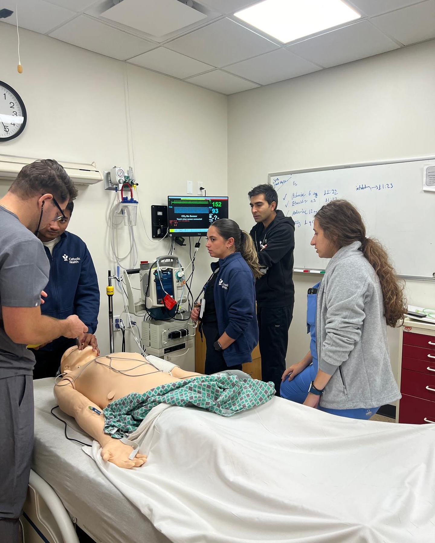 Wednesday didactics at the simulation center is a great way to learn and have fun!
.
.
.
#emergencymedicine #residency #internyear #doctor #newyork #longisland #physician #match2024 #match2025 #losangeles #california #UCLA #medicalschool #DO #MD #beach #fun #wednesday #didactics #journalclub #research