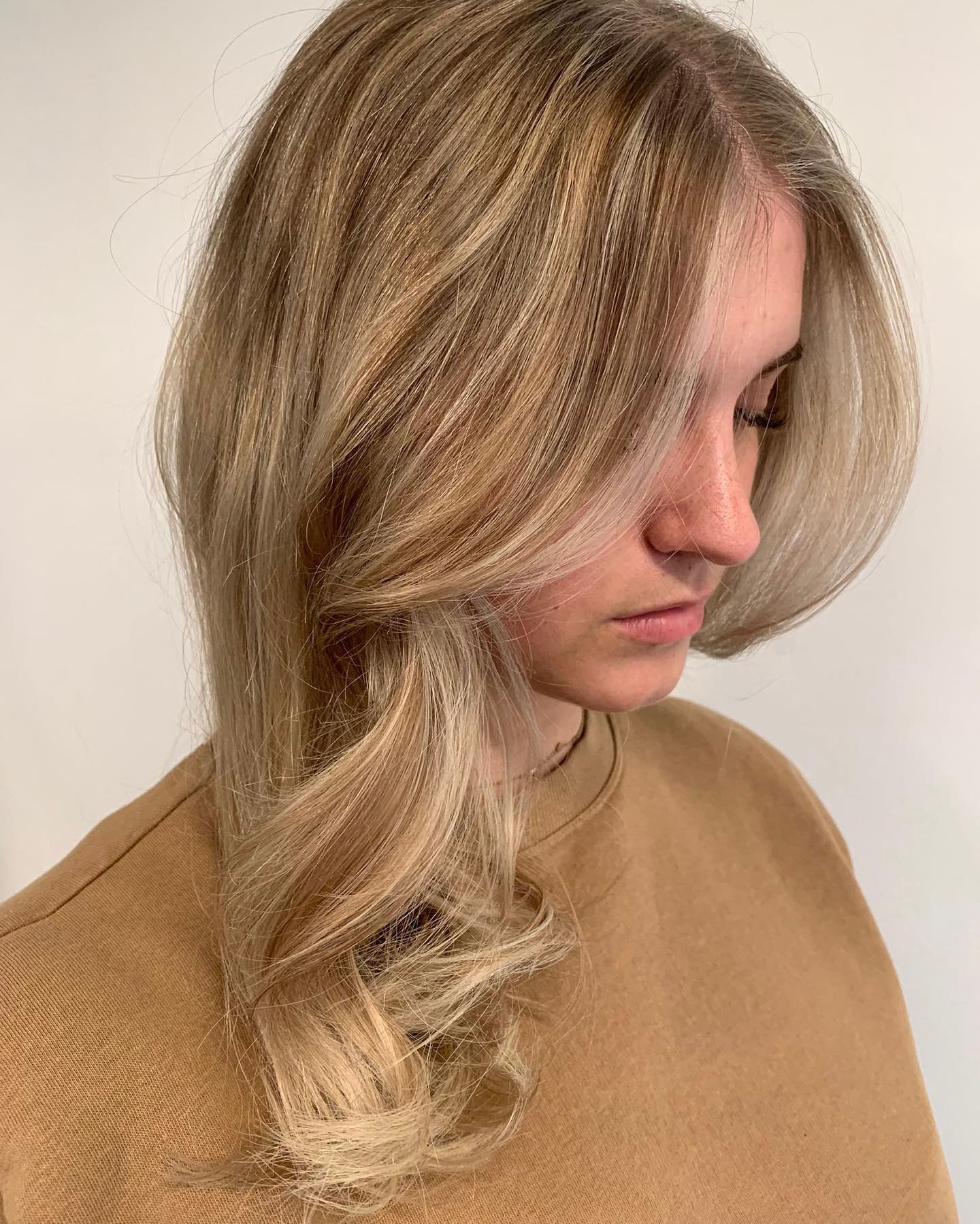 Swipe om de before foto te zien ➡️.
.
😍 Wat een stralend resultaat! Wat denk jij ervan? Heeft Ginny weer iets moois gemaakt?
.
Afspraak maken?:
www.climaxhair.nl
☎️: 043 450 1973
WhatsApp: wa.me/31434501973