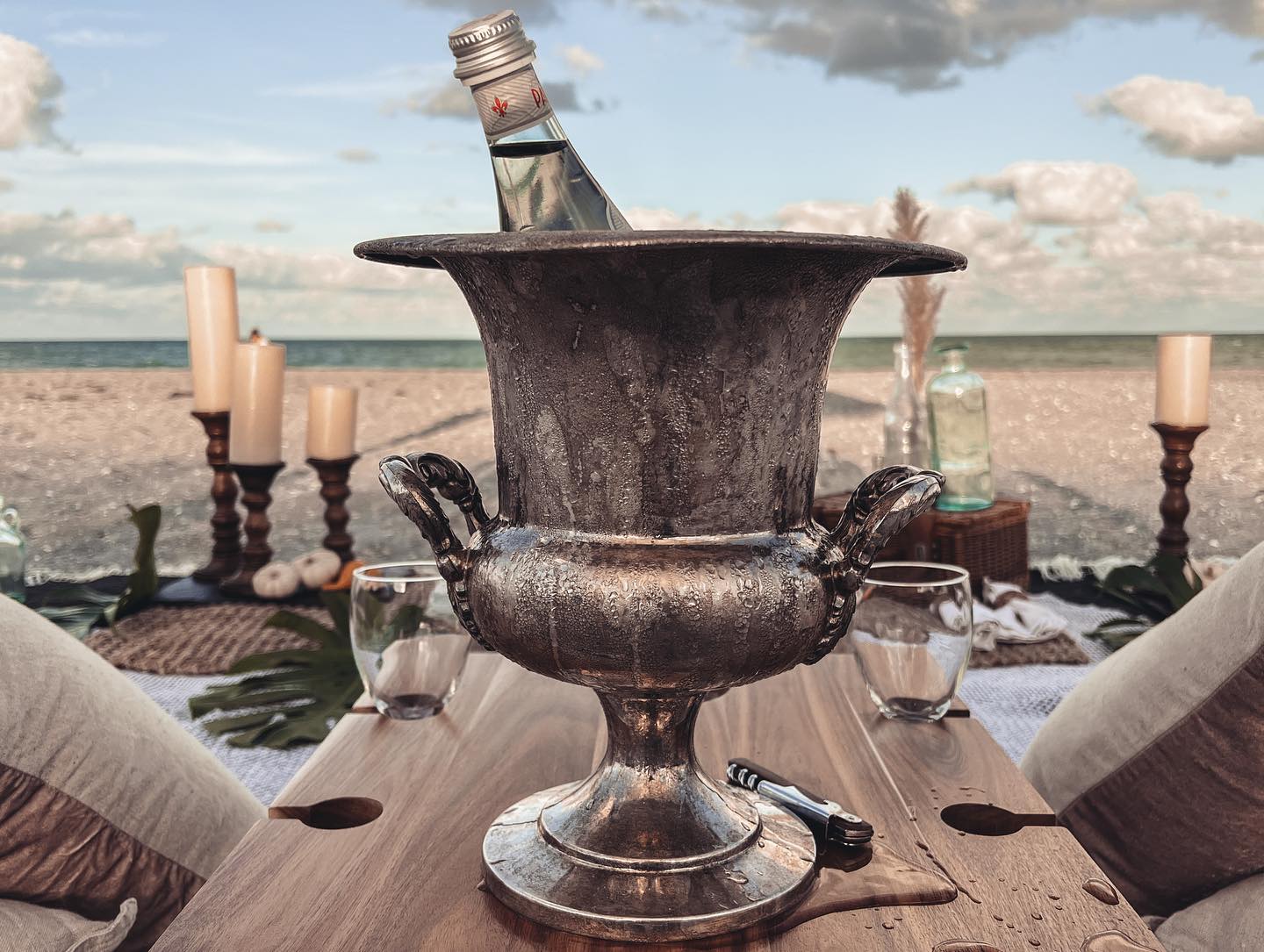 Out of all of the moments in my life, the ones I have spent with you are my most favorite.
- Anonymous
#pbpicnics #palmbeachpicnics #palmbeach #picnic #goingonapicnic #junobeach #eventplanner #beachideas #boho #romance #datenight #beachdate
Table and base throws by : @the.komorebi.collection