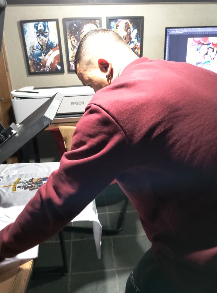 Técnica, criatividade e inspiração! Assim foi nosso curso presencial de sublimação com a presença do Joelmo. 💡 #CursoDeSublimacao #SublimacaoAvancada #SublimacaoBrasil