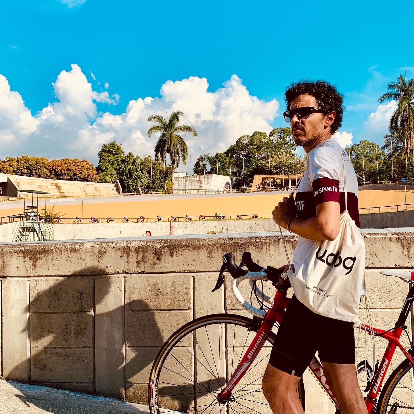 Family day! 🚲🕶👨👦
•
•
•
•
#cyclingculture #insearchofup #cyclingmemories #roadcyclingpics #ridelots #lifebehindbars #whyiride #cyclingporn #fromwhereiride #beautyofcycling #cyclingphotography #whereiride #outsideisfree #wymtm #instaroads #fromwhereweride #cyclingadventures #roadcyclist #cyclingshots #roadstotravel #roadstoride #cyclingshoes #udog #cima #cyclingtour #cyclingholidays #cyclingaddiction #cyclinggear #whiteshoes