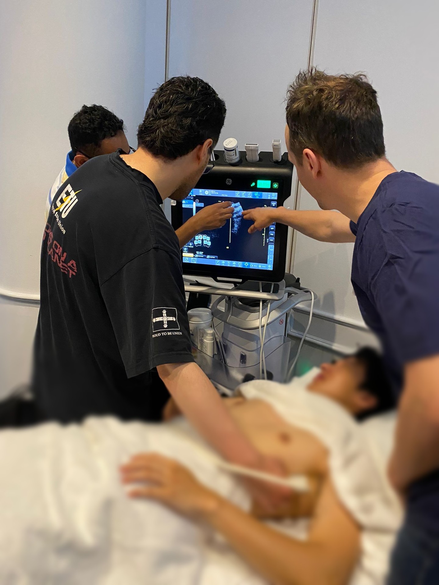 Comfortable with the basics? Ready to go beyond the core? 🩺
Beyond the Core is a hands-on workshop designed for clinicians with a grounding in POCUS who want to explore under-utilised, high-yield applications.
Expect immersive scanning stations, focused teaching and practical discussion designed to sharpen interpretation and build confidence in real-world use.
Some theory. More probe time. For clinicians ready to further their practice 👉 https://www.emugs.org/live-events/beyondthecore