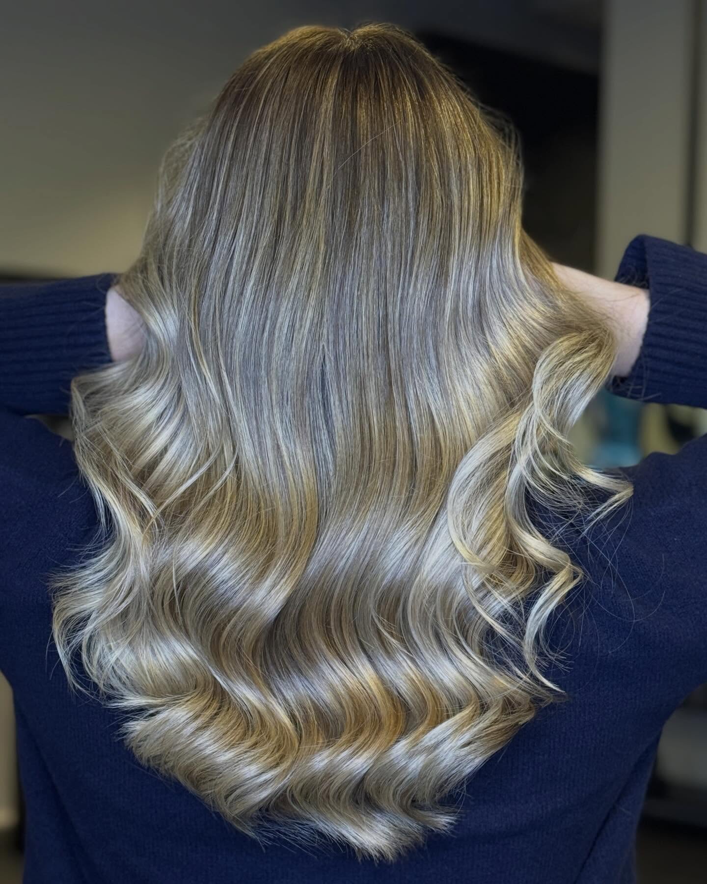 THE SCANDI EFFECT | #wellaprofessionals #scandiblonde #frisörstockholm #behindthechair #blondeinspo