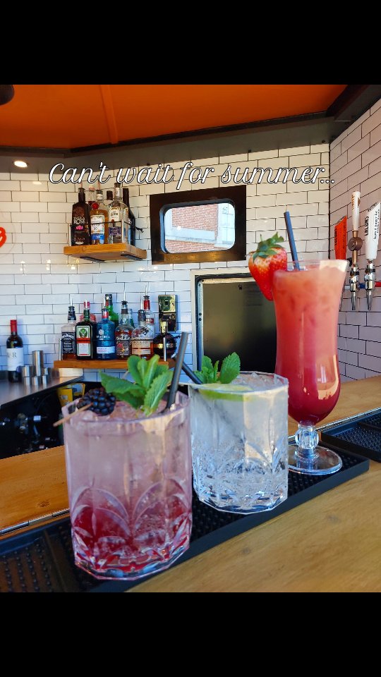 βοΈπΉπ» SUMMER! π»πΉβοΈ We can't wait for those sunny days, busy bars and alfresco pizza buffets! β€οΈπ»π We have a busy summer ahead, but if you need a bar or wood fired pizzas for your event, get in touch today! β€οΈπ¦π¦