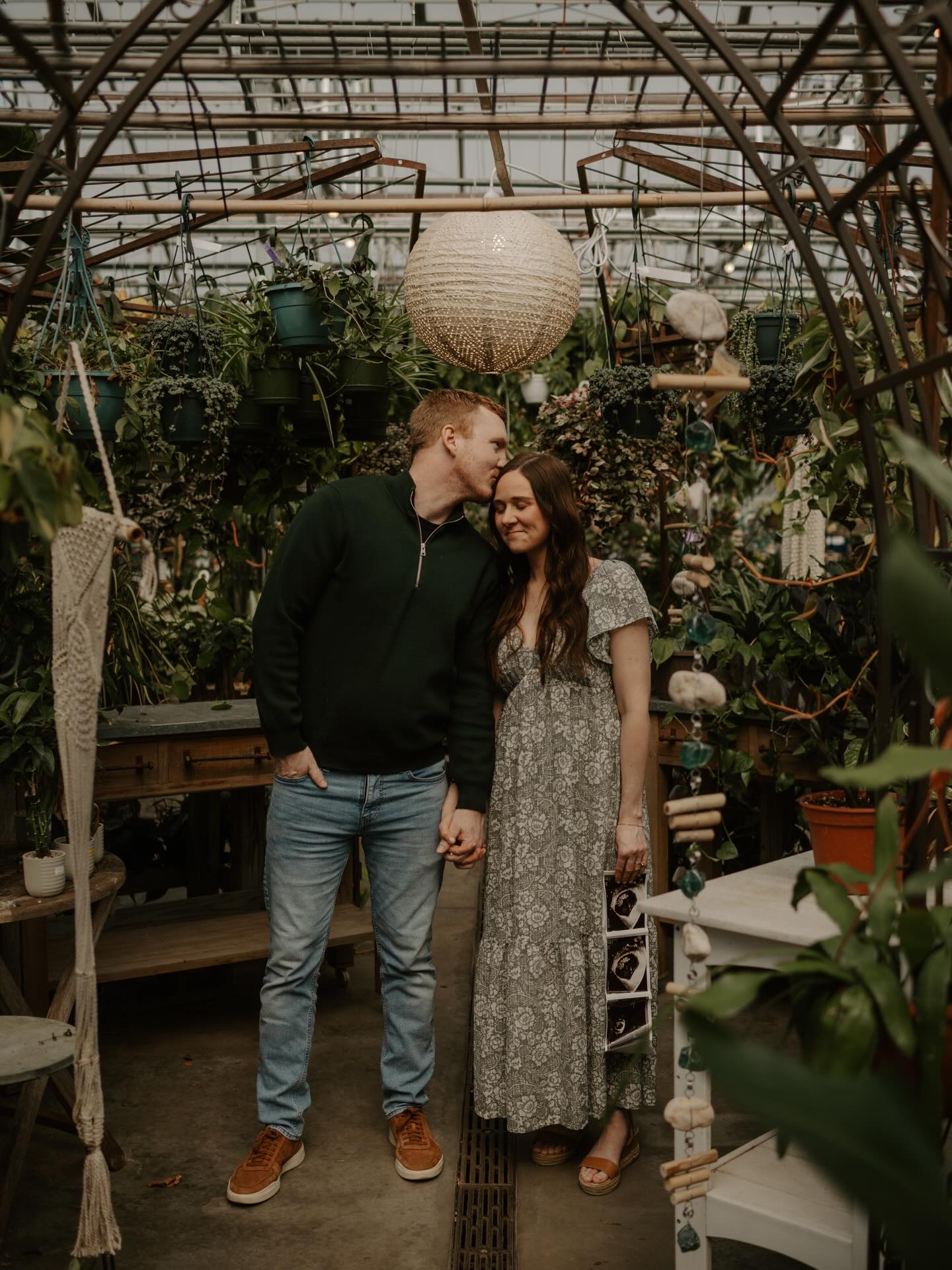 So beyond excited for these sweet friends and grateful they allowed me to capture this moment for them! Cannot WAIT to meet baby White! 🤍
Shoutout to @sullivanhardware for the most perfect greenhouse vibes 😍