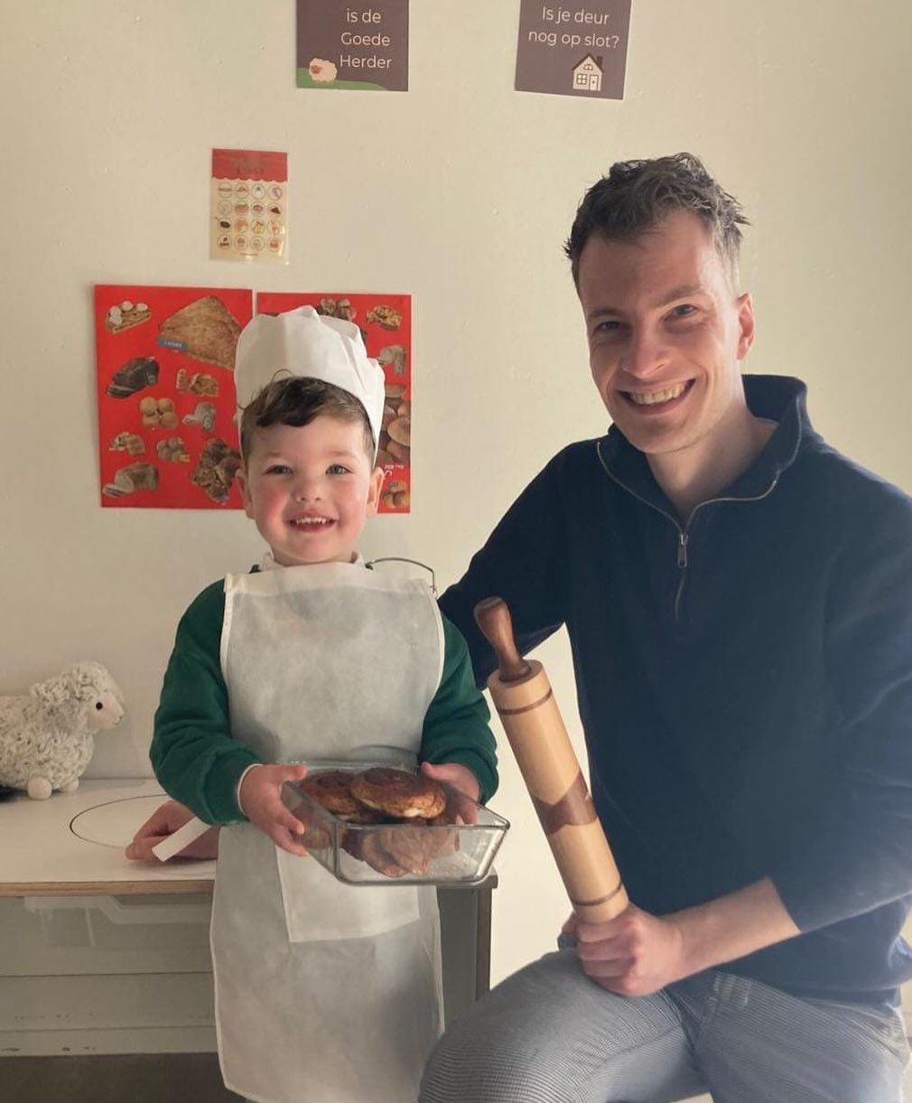EDERVEEN - Op de peuteropvang kwam de bakker met ons heerlijke koekjes bakken! Goed gedaan lieve bakkertjes. π§π»βπ³ We hebben genoten! β€οΈ