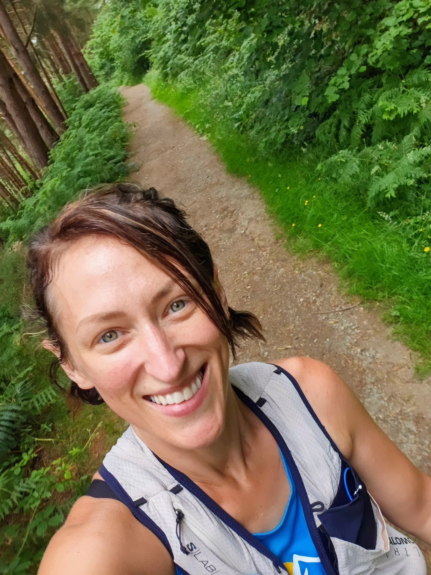 I run in the hills not just for the views, or the strength in my legs, but for the wind that clears my thoughts, the climbs that ground me and to be in a place where my legs and worries can't keep up with each other!
#mondaymotivation #mondaymood #mentalhealth #hills #northwales #siblings