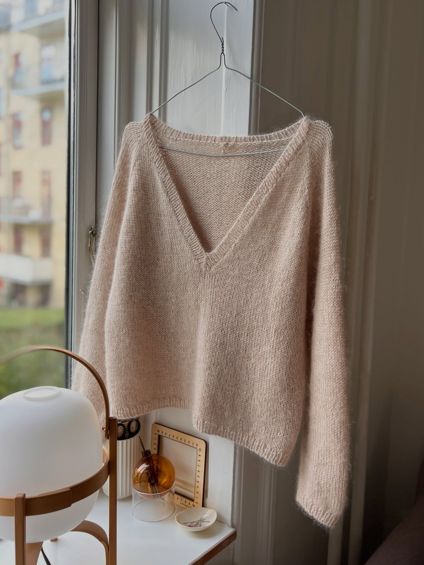 C a p u l u s S w e a t e r V - N e c k
Delicate. Refined. Effortlessly simple🤍
Pattern available on Ravelry and at www.refinedknitwear.com
-
-
-
#knitwear #knitting #strik #refinedknitwear #capulussweatervneck