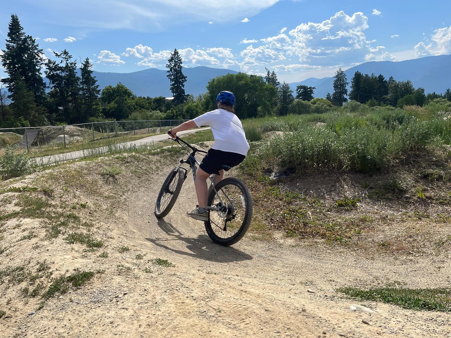 Tuning up our berm skills prior to Panorama this weekend. #yetioutdoorprogram #yetination