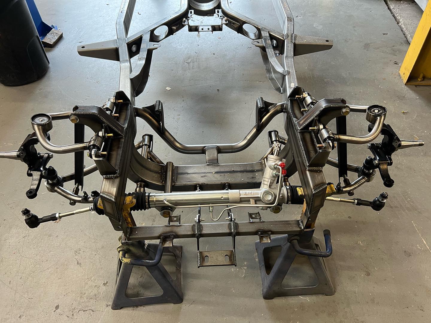1961 Corvette getting a major upgrade. Art Morrison IRS Chassis, Vintage A/C, Dakota Digital gauges, Crate 525 HP LS3, Tremec 5 speed manual trans, #artmorrisonchassis #VintageAC, #tremec #dakotadigital #barrsperformancerestoration