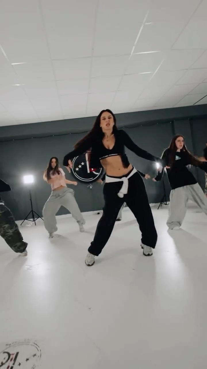 💥ROTATIVA CLASS💥
🧠: @aliciaaroca_
🎥: @bydonii